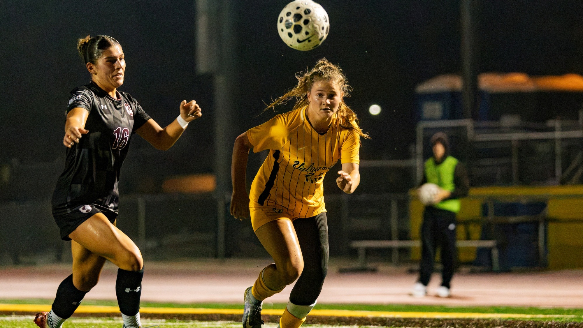 2026 SOC Emma Paraskos action shot