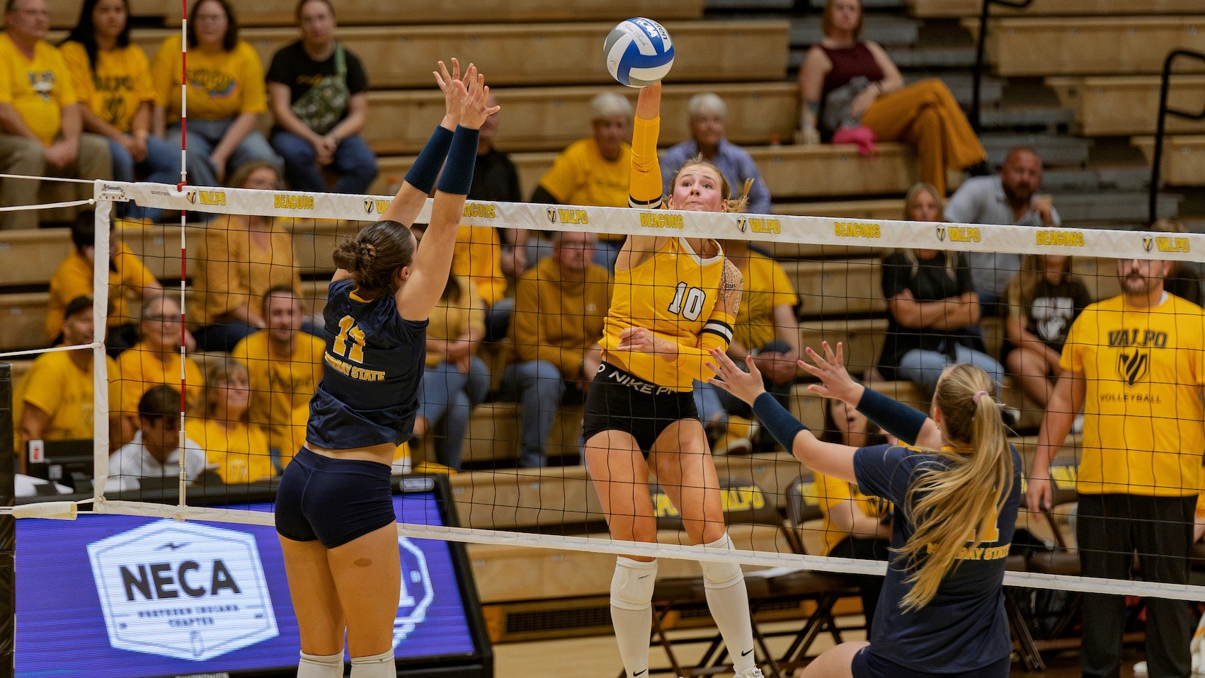 2026 VB Ava Helming action shot