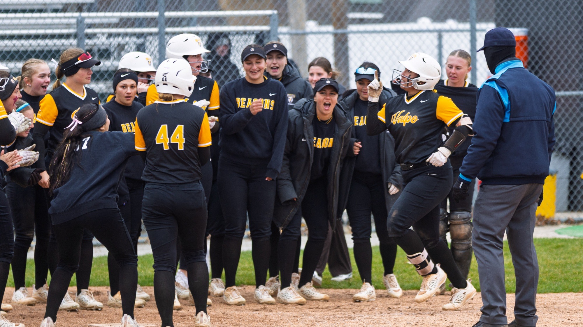 2026 SFT Kim Rodas team home run celebration
