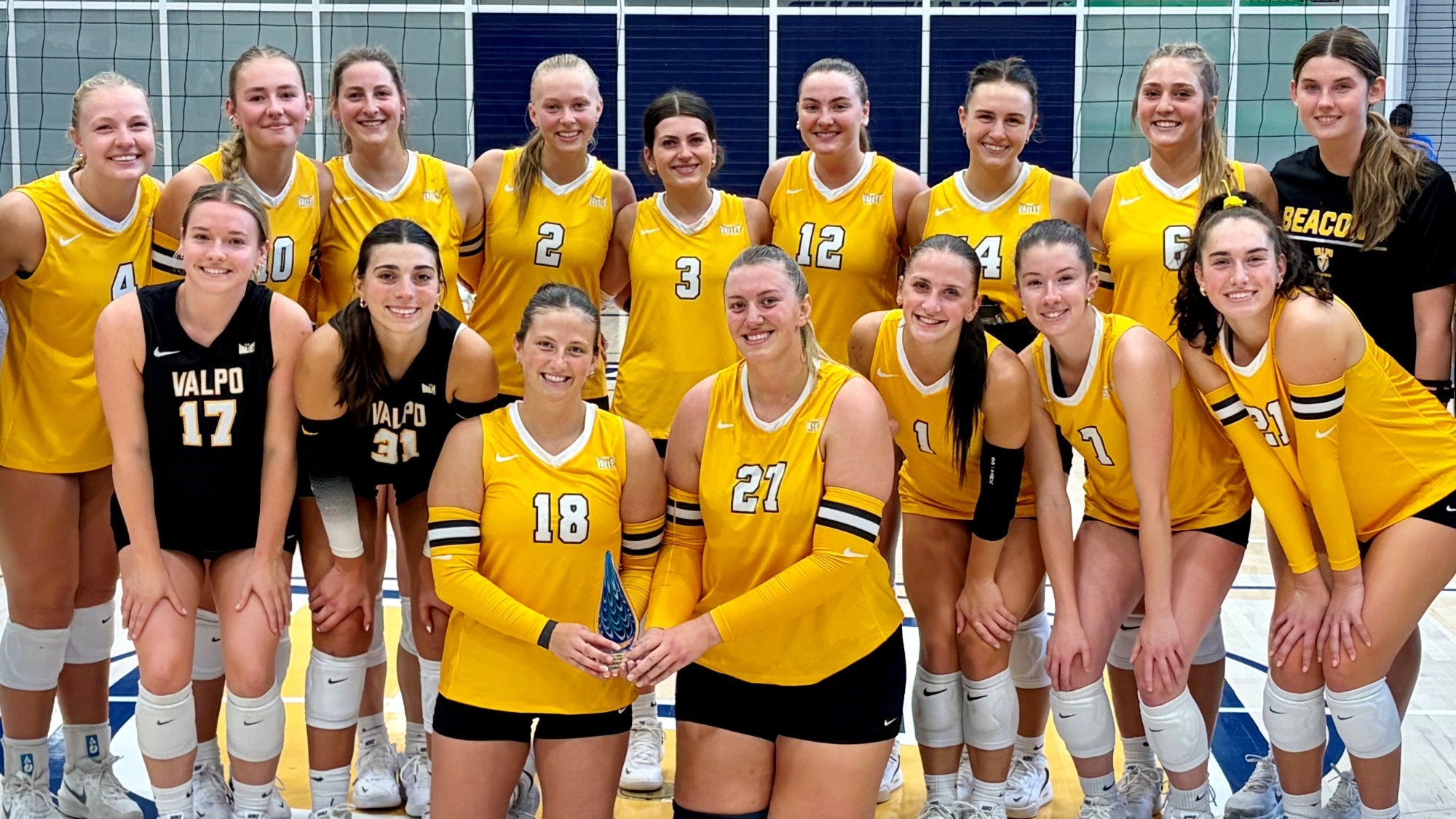 2026 VB Chattanooga Classic Team with Trophy