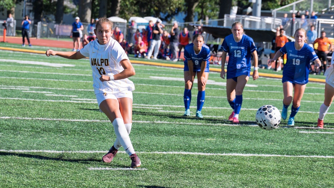 2026 SOC Kiara Desiderio action shot