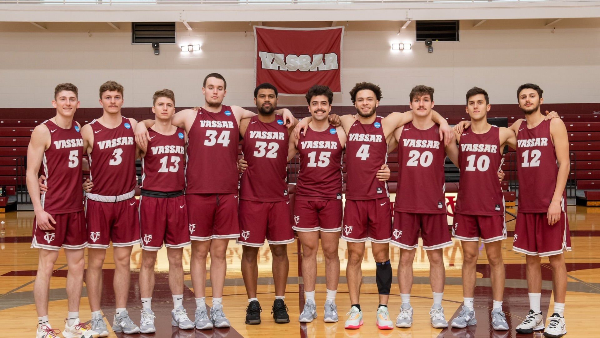 Men's Basketball Drops Senior Day Contest to Ithaca Vassar College