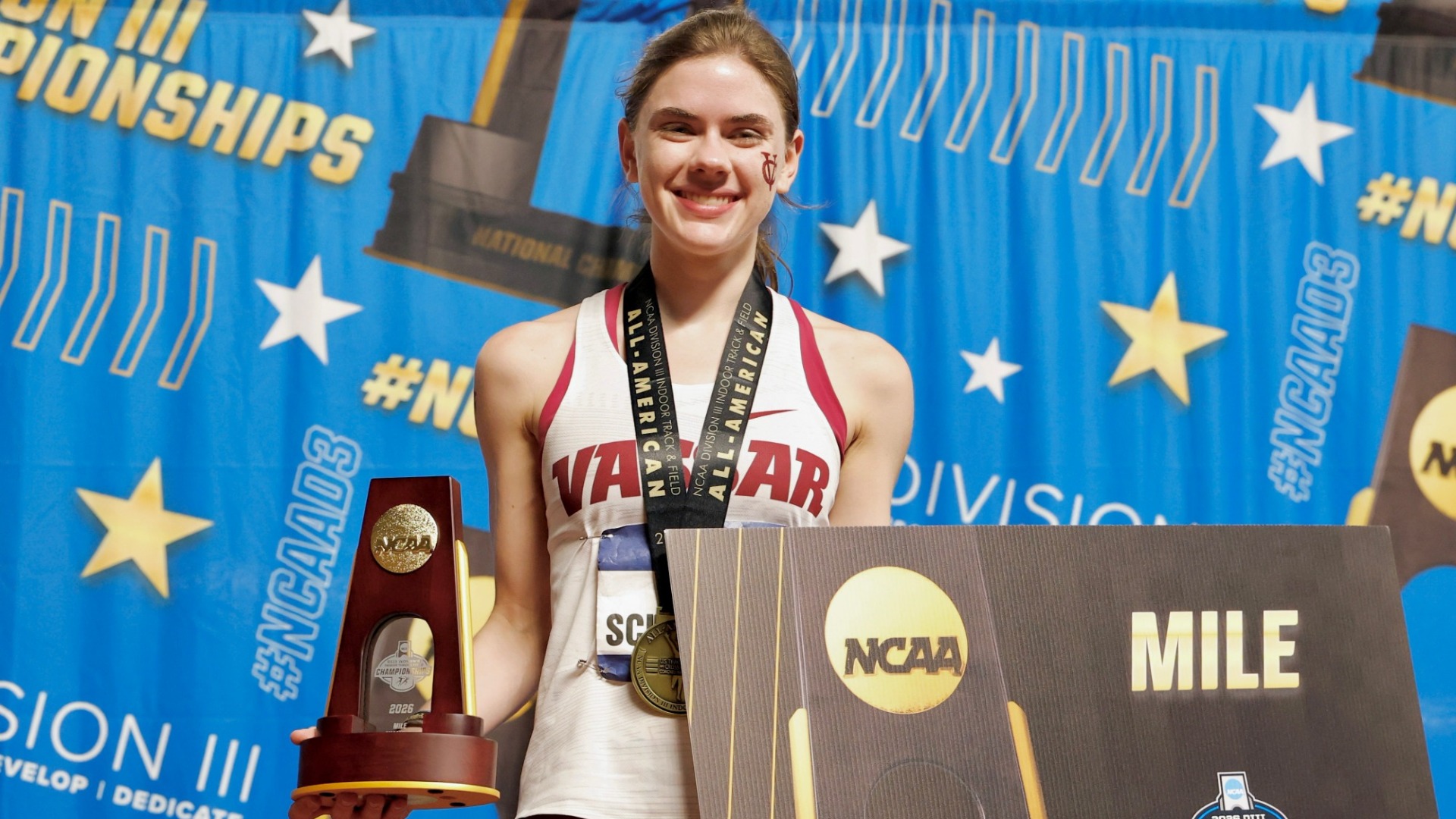 Haley Schoenegge - 2026 Indoor Mile National Champion