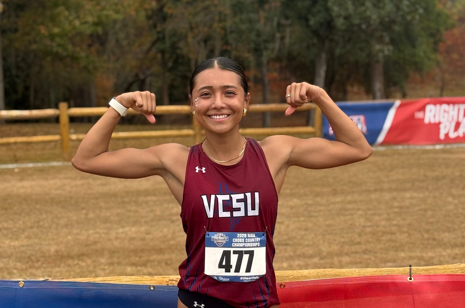 Frida Barrera Flexing