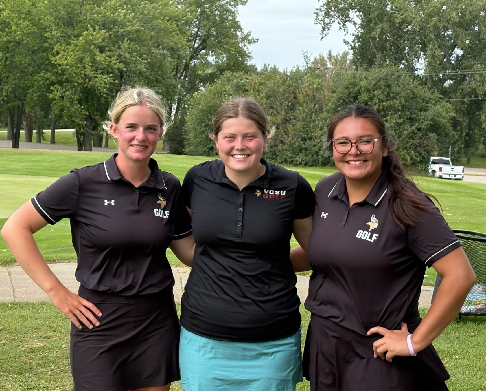 Three Vikings finish top ten in men and women