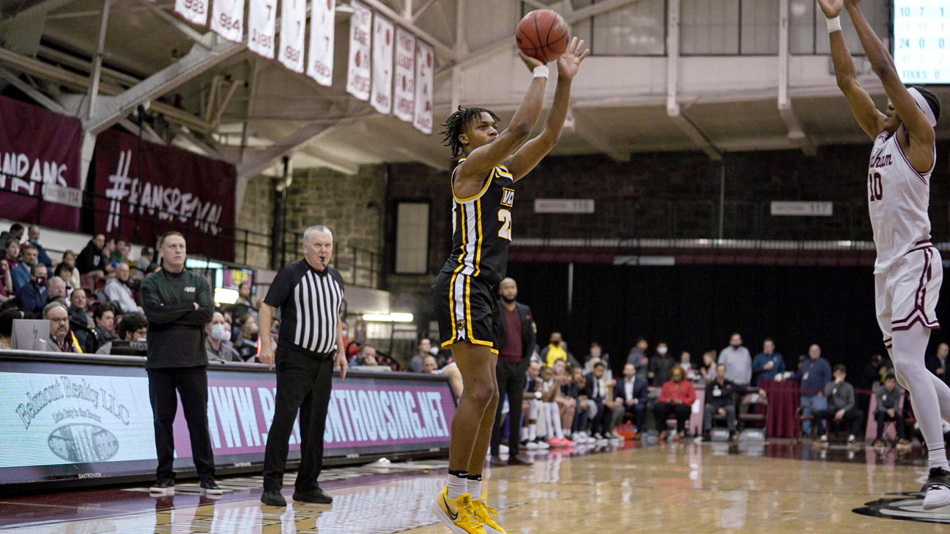 CURRY, VCU WEATHER FORDHAM RALLY FOR FOURTH STRAIGHT VICTORY Virginia