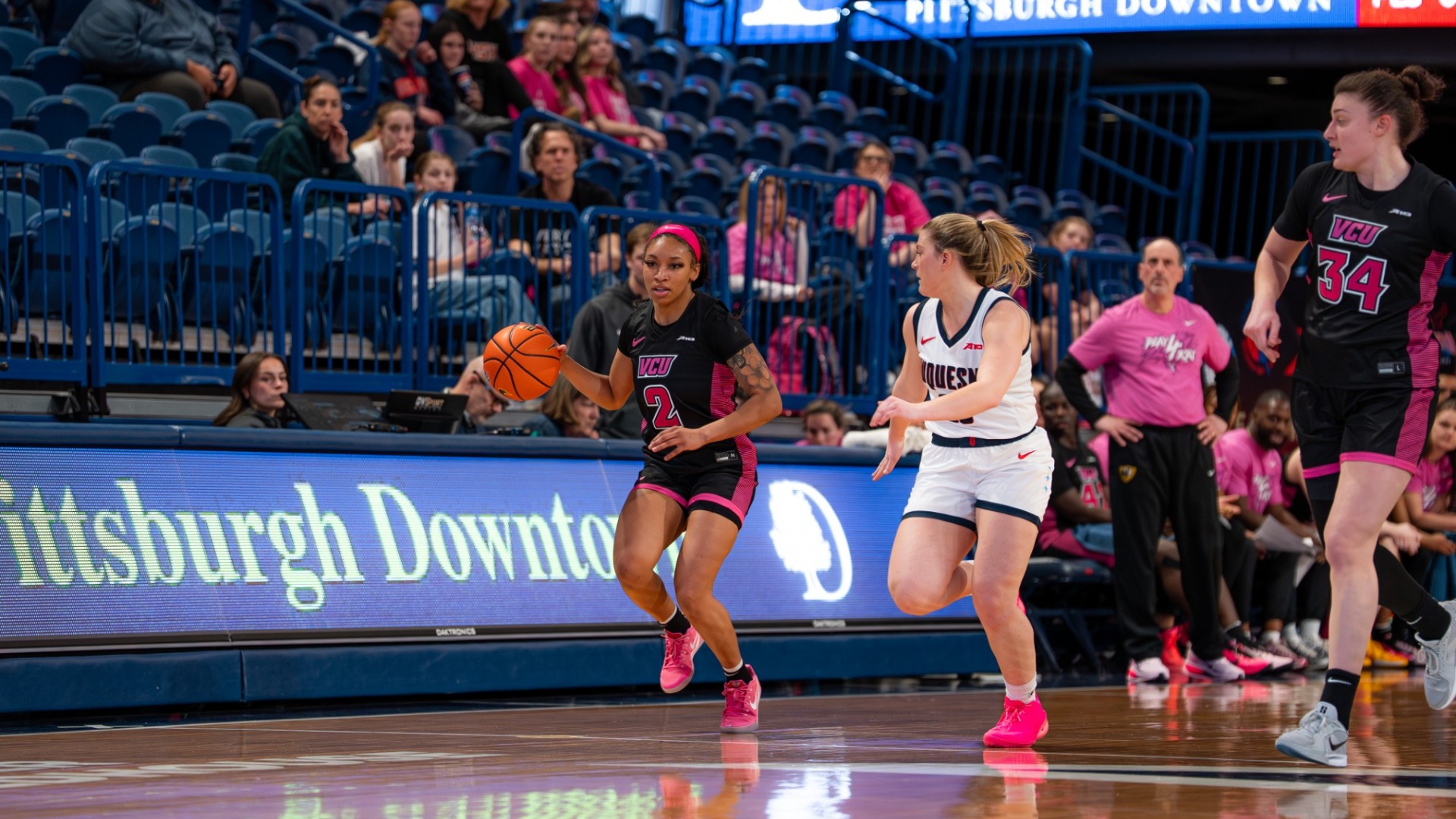 Cyriah Griffin dribble