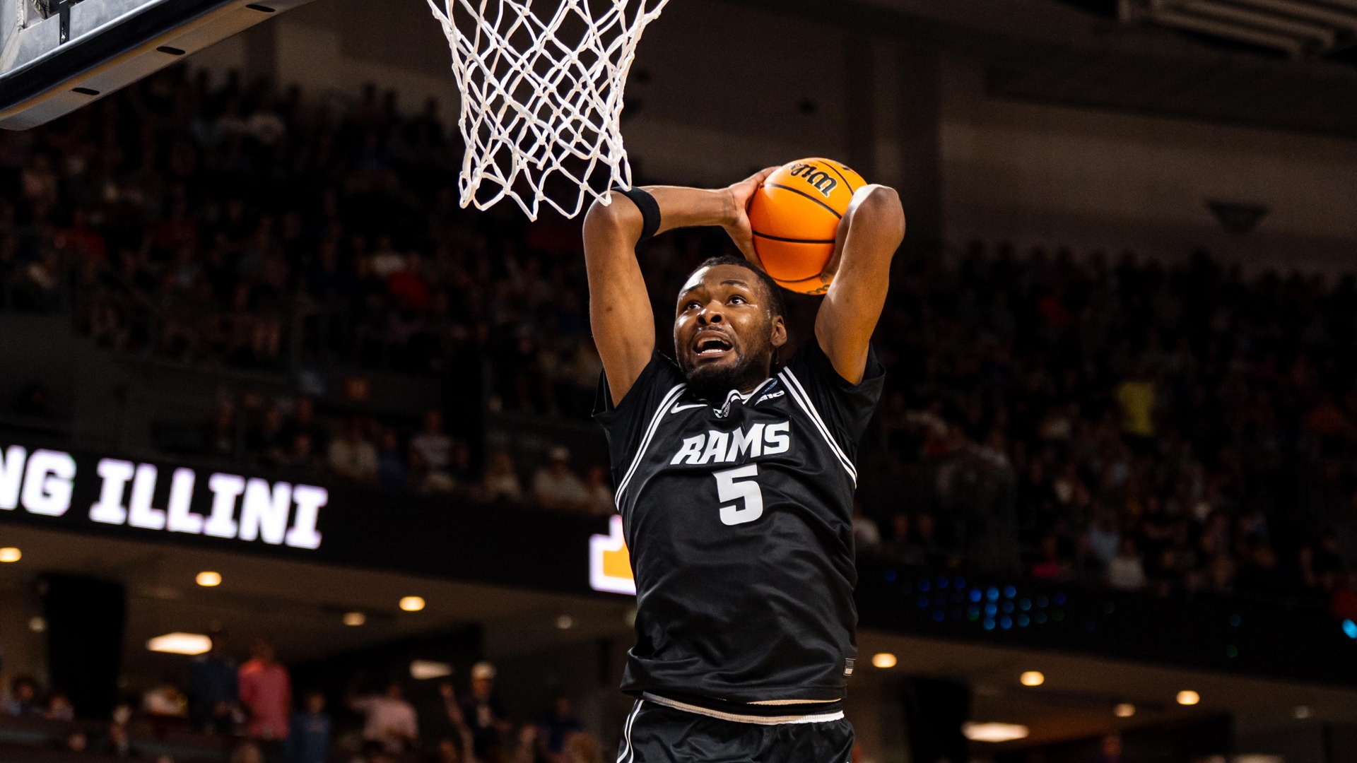 Barry Evans dunk vs. Illinois