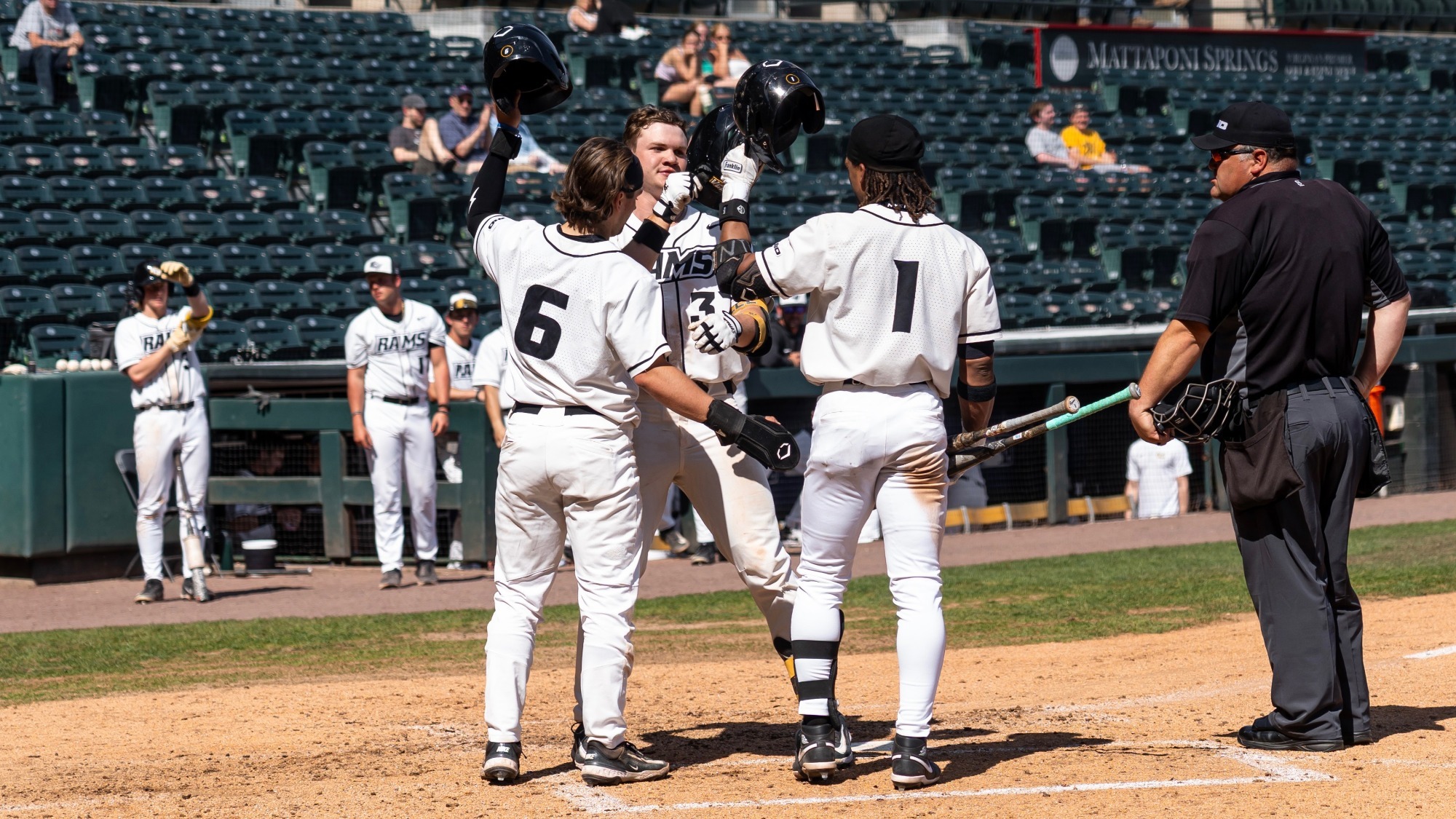 Jacob Lee helmet taps after 23rd home run, breaking into career top 10