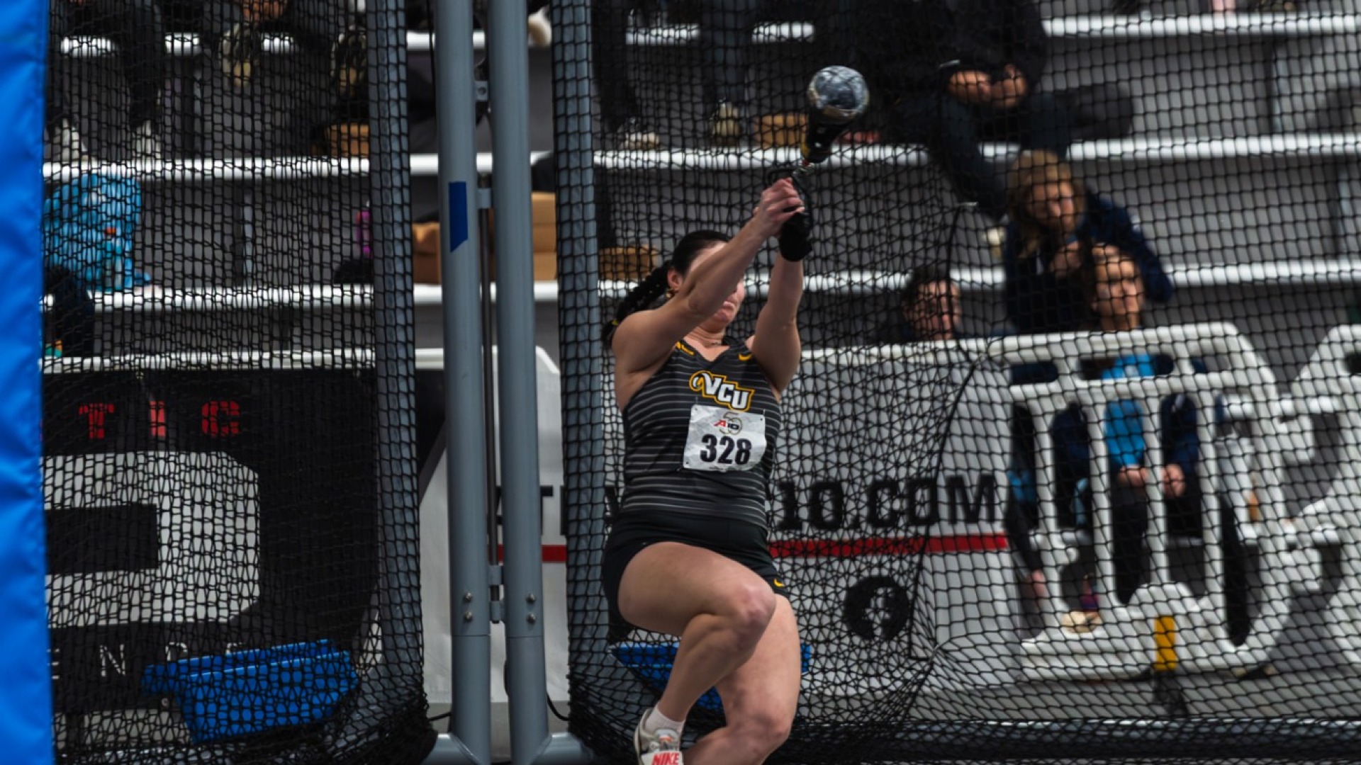 Blanca Pereira weight throw