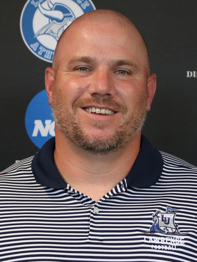Ryan Napralla headshot
