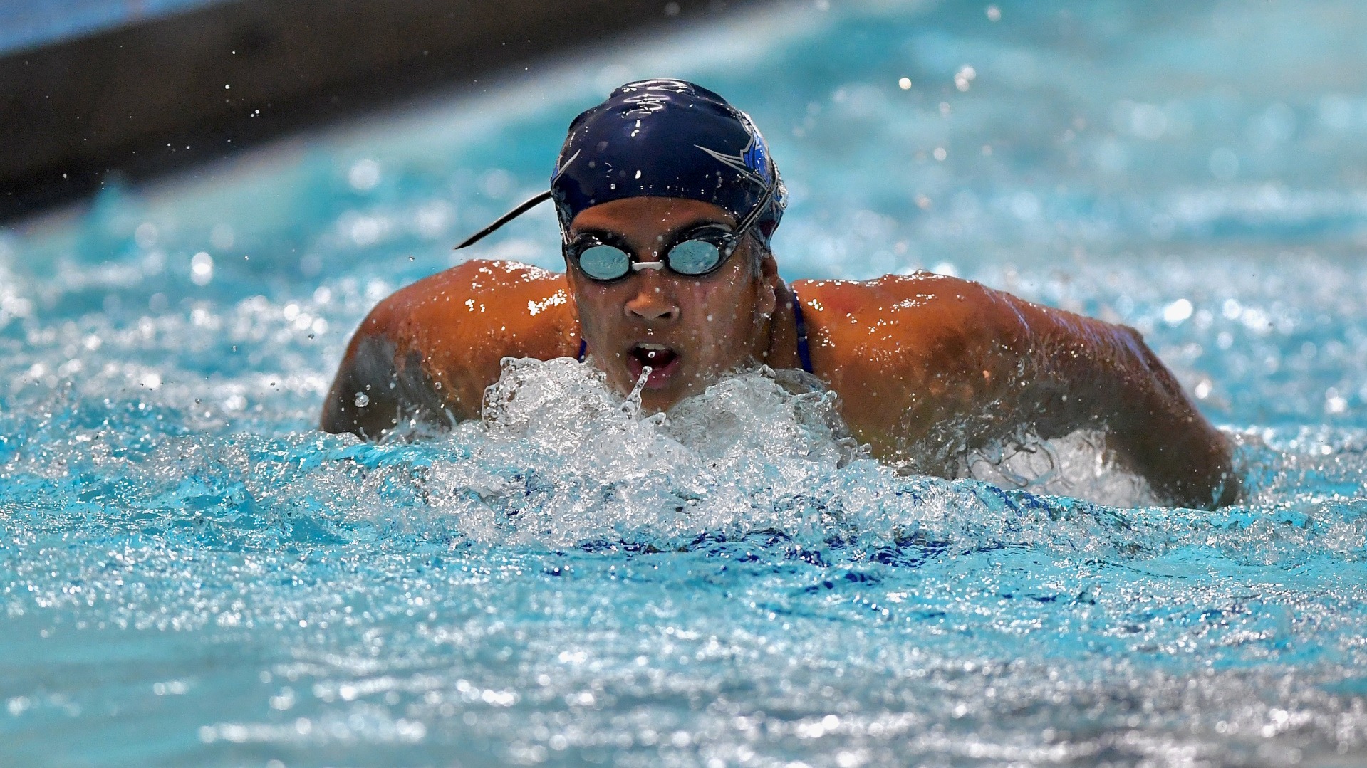 Lawrence swimming action Kiran Jayasinghe
