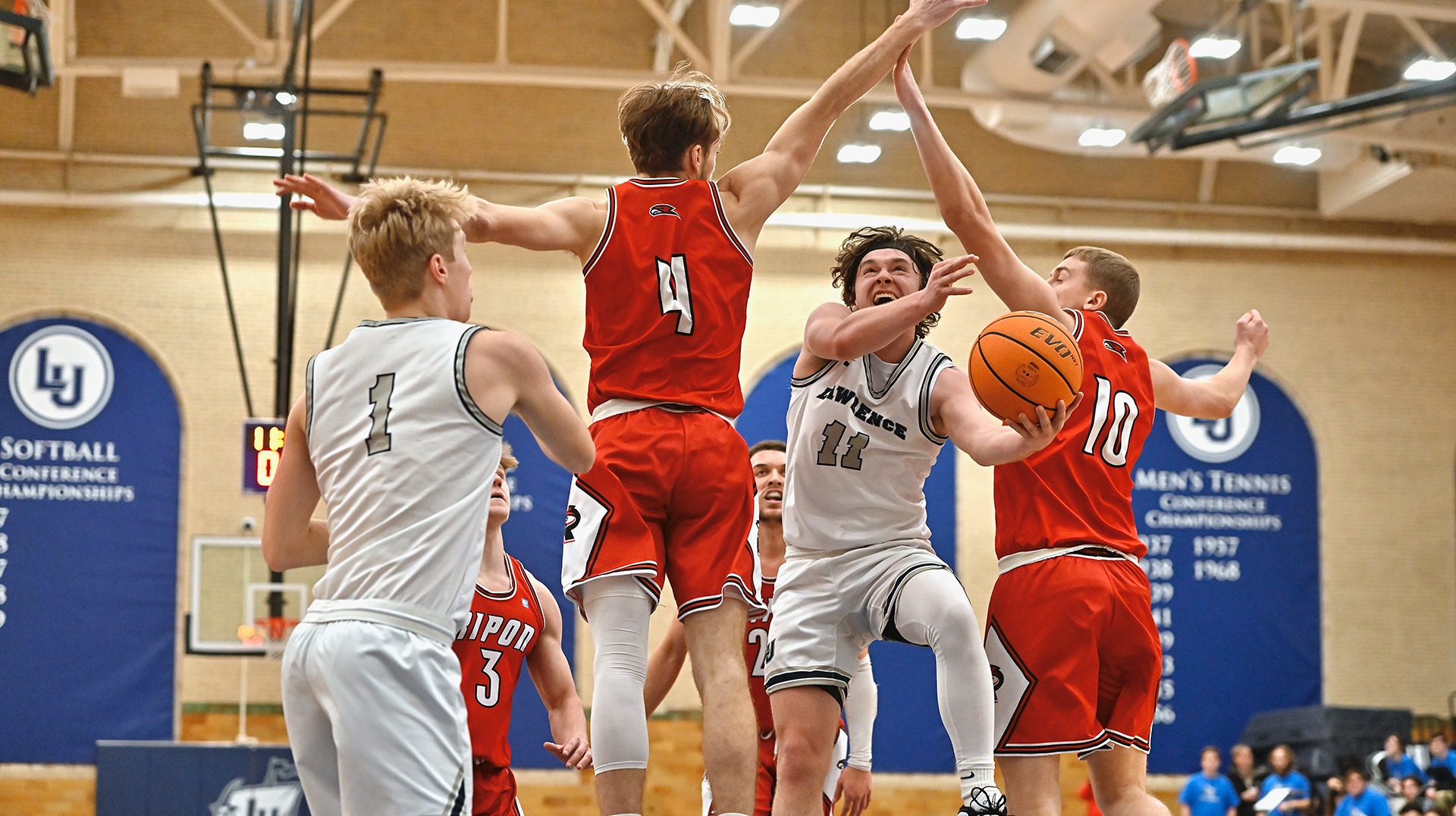 Lawrence drops season finale to Red Hawks Lawrence University