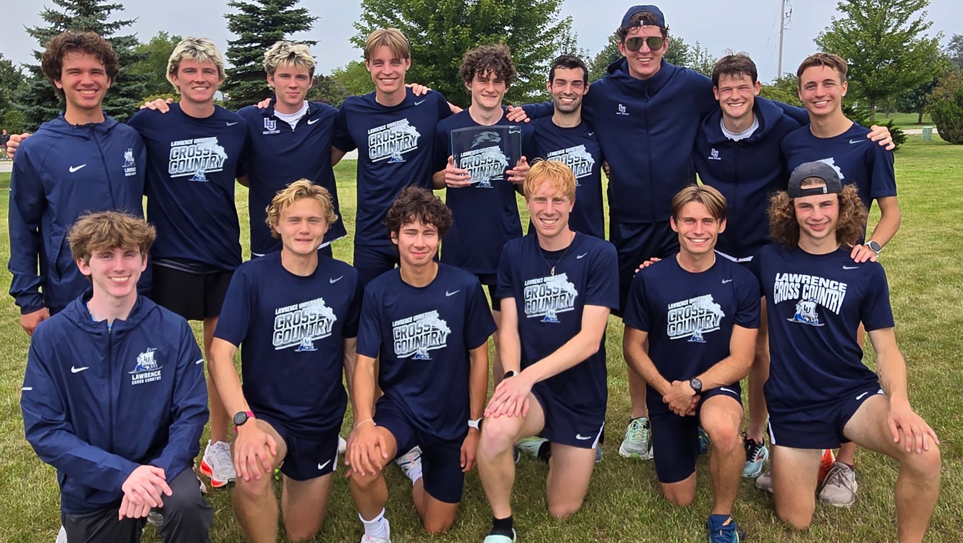 Lawrence men's XC group shot, Ken Weidt Classic champions