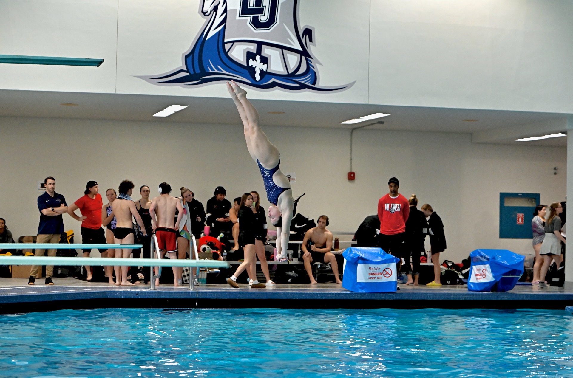 action shot of womens swim and dive 