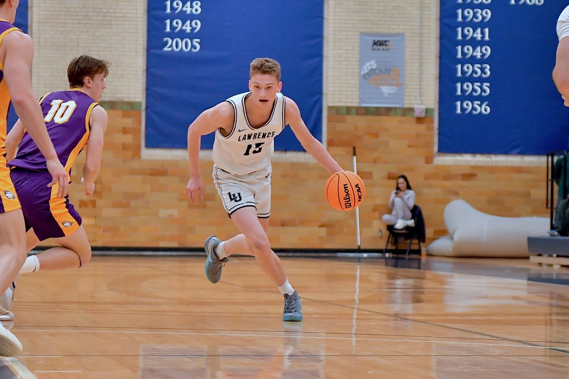 mens basketball shot of cj campbell