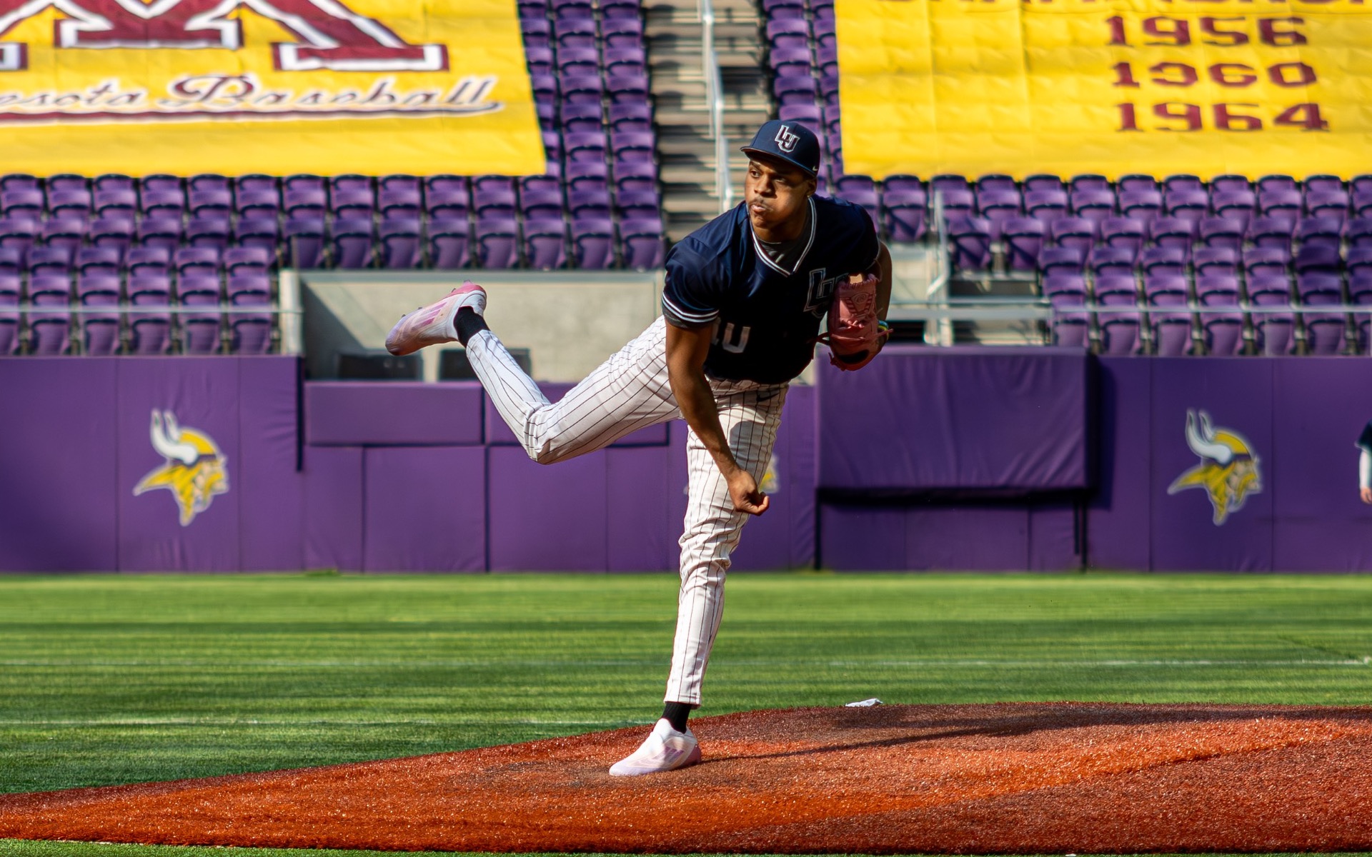 Malachi ross action shot 