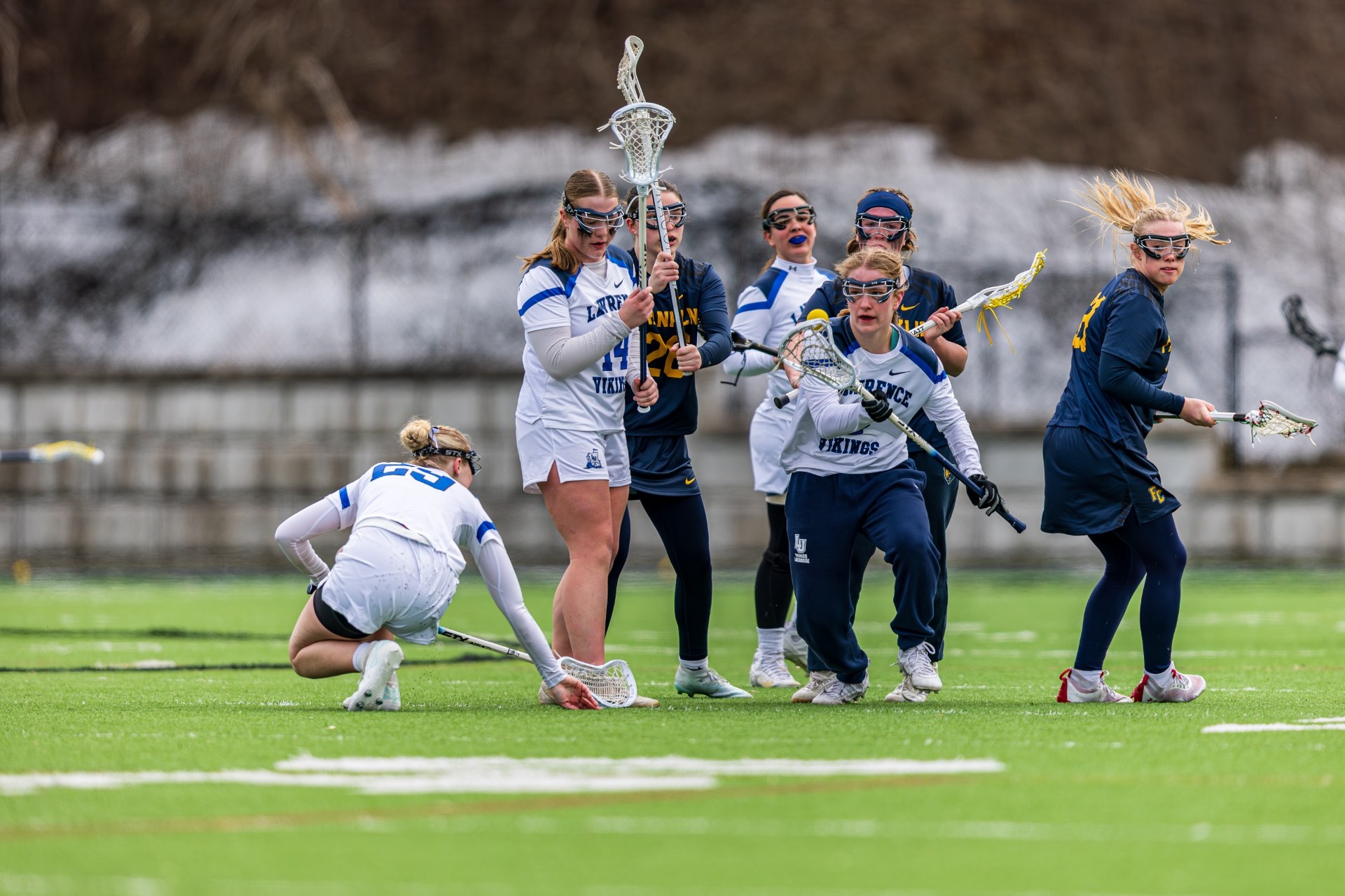 womens lacrosse action shot 