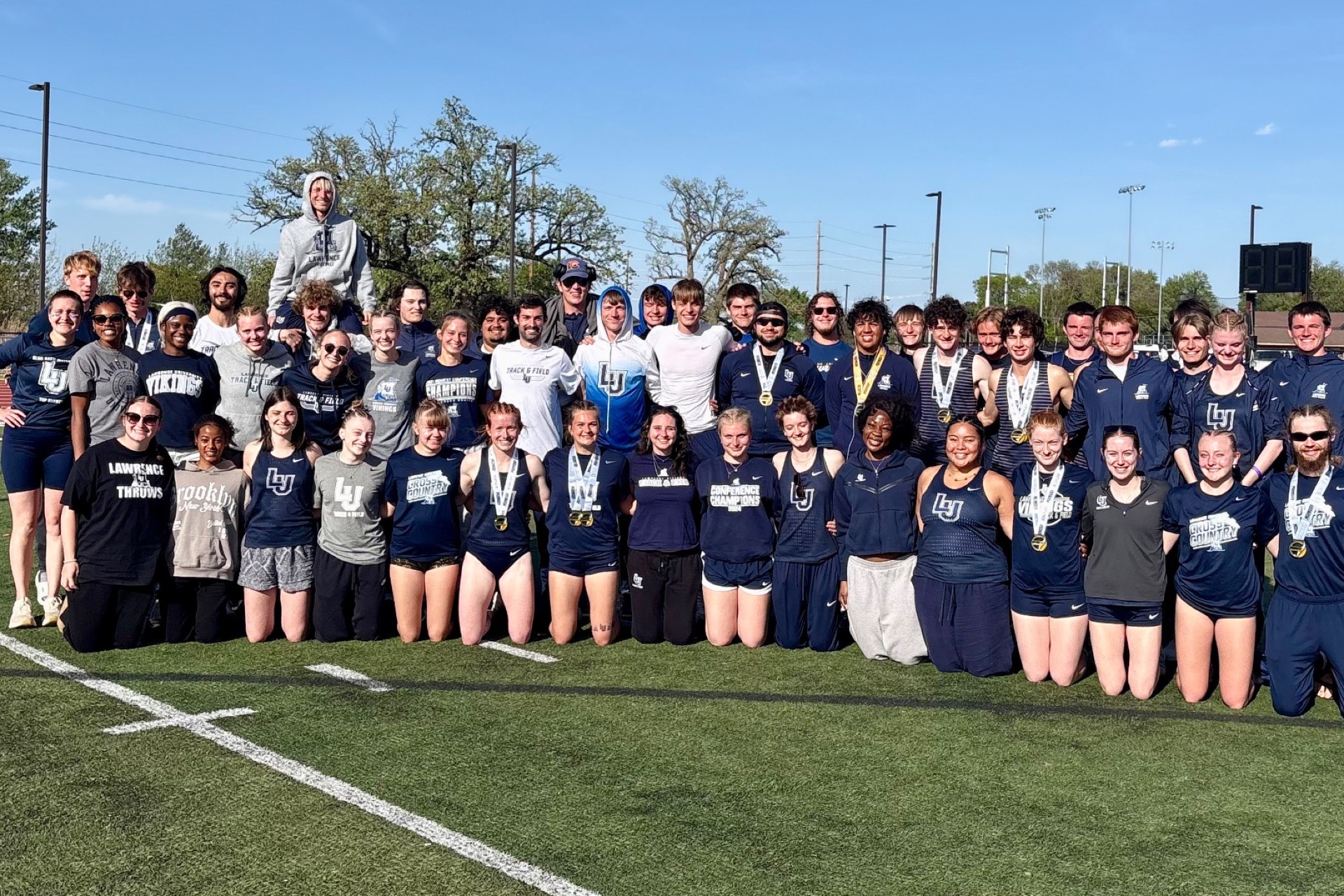 team photo of track 