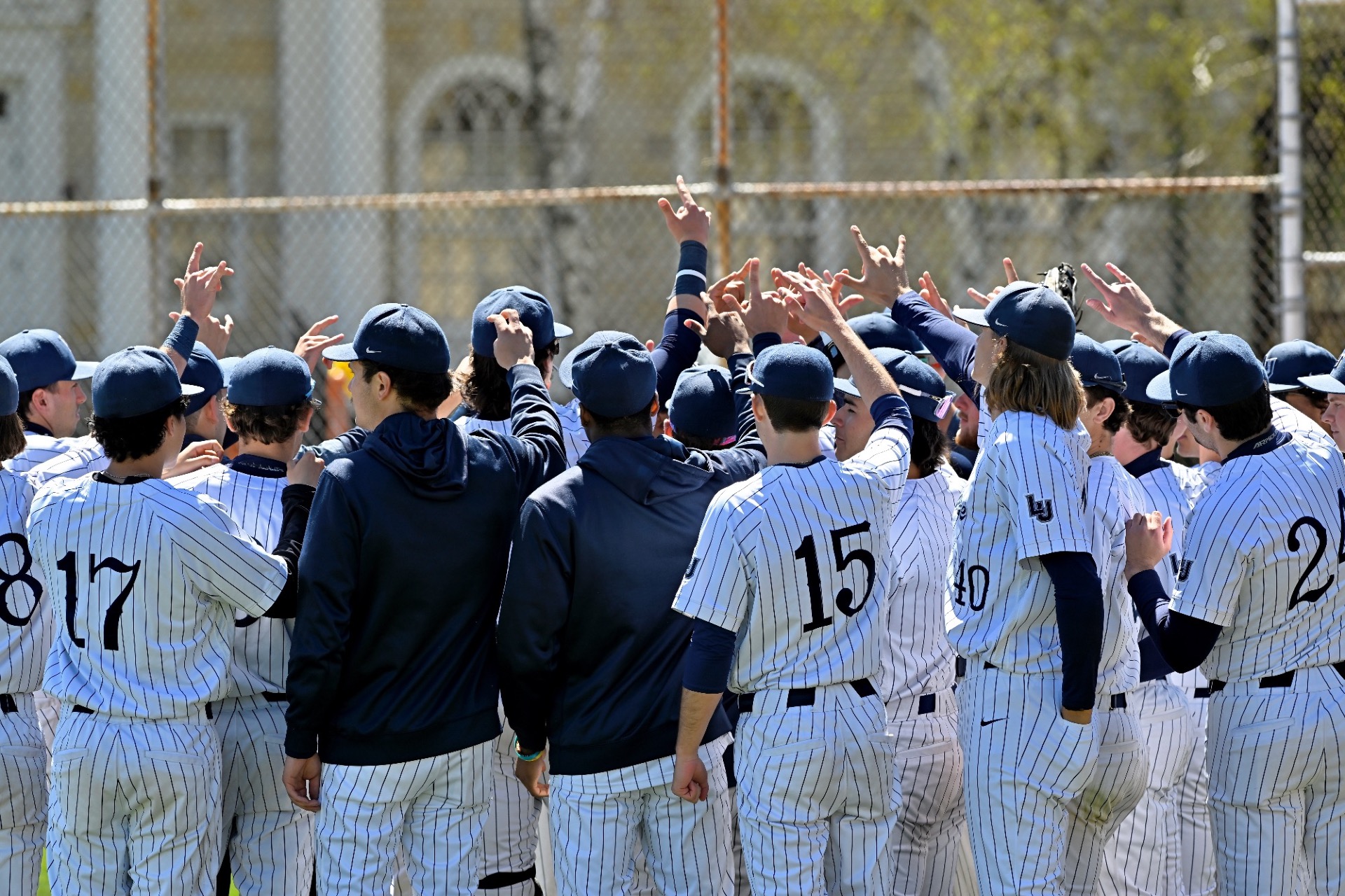 baseball huddle 
