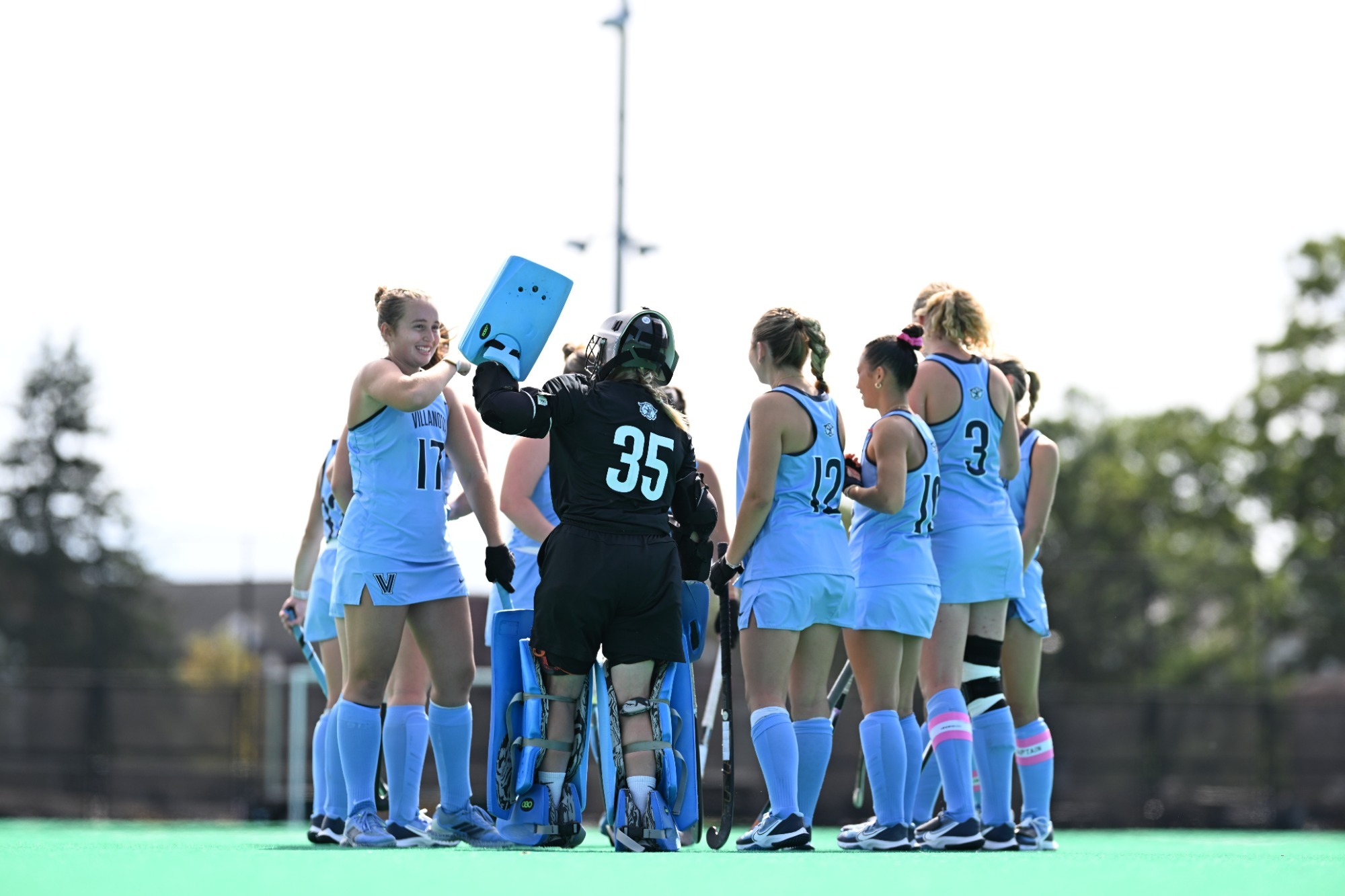 Field HockeyHuddle vs Temple