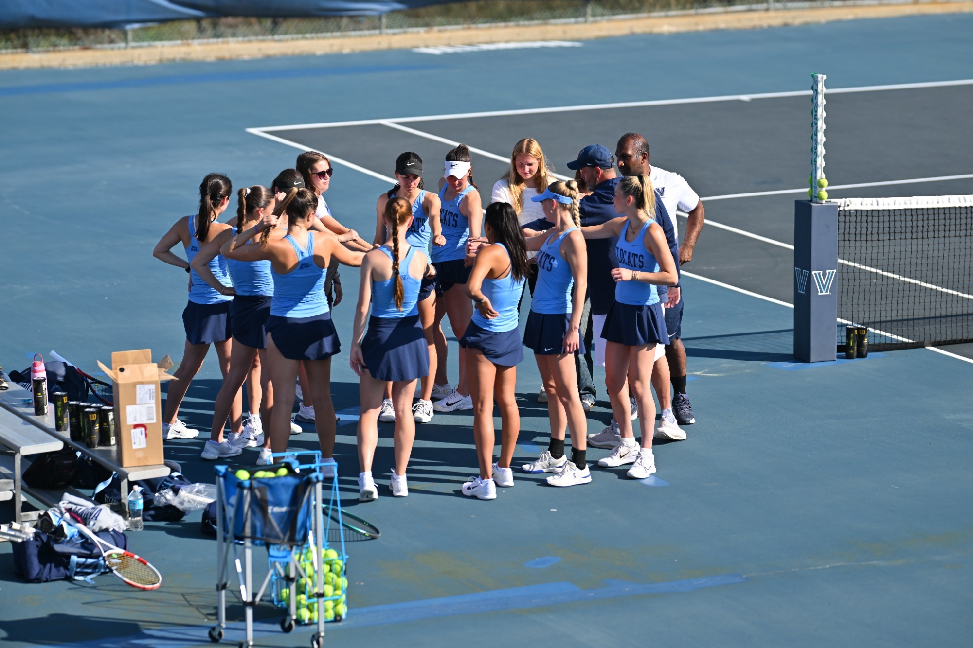Women's Tennis Huddle