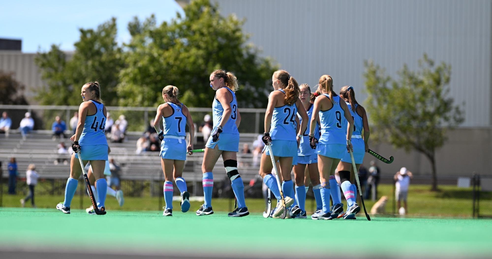 Field Hockey Full Team Huddle