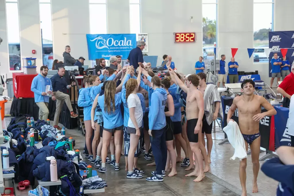 Swimming and Diving Huddle BIG EAST