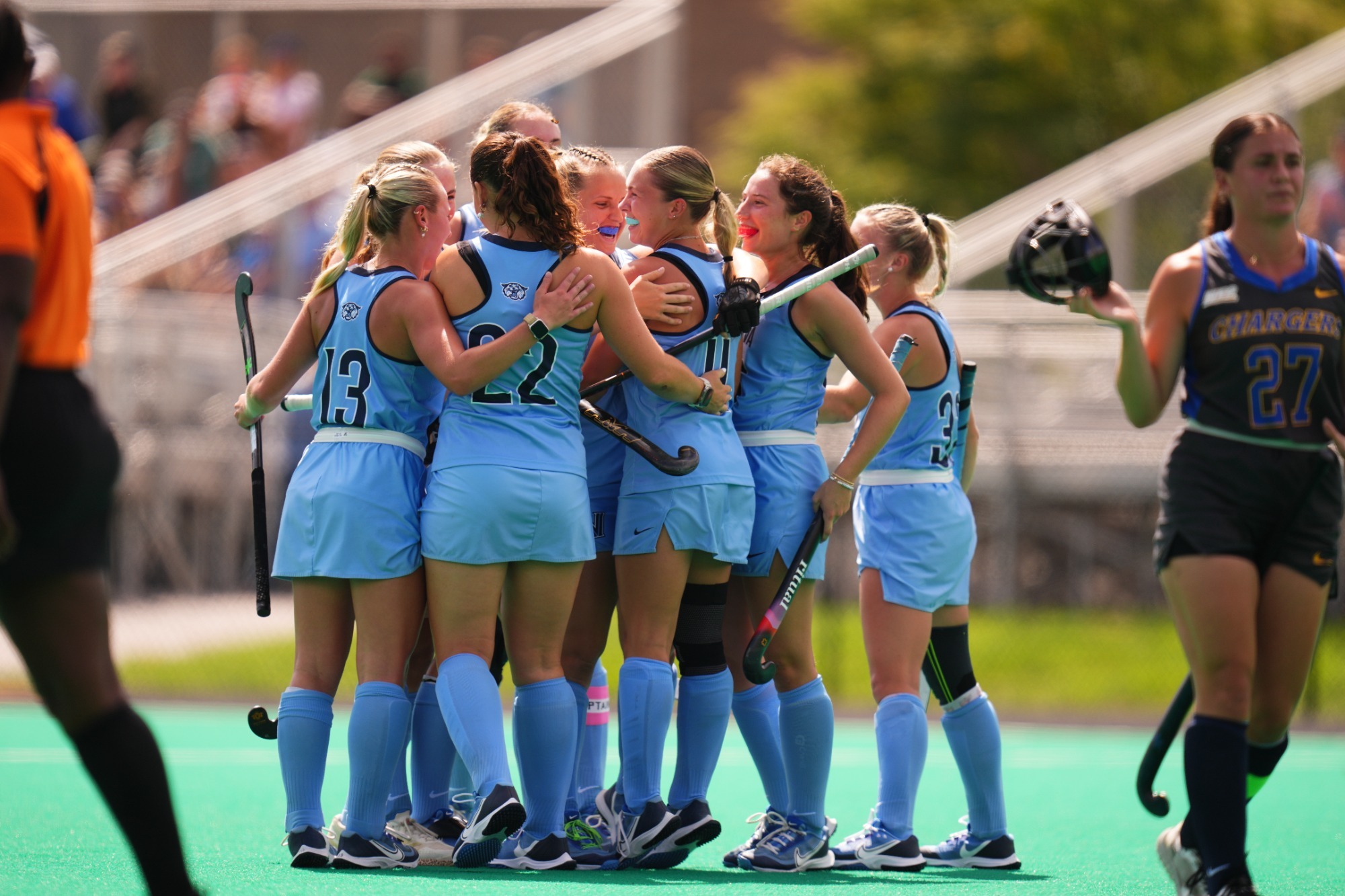 FH_Team_Huddle_Celebration