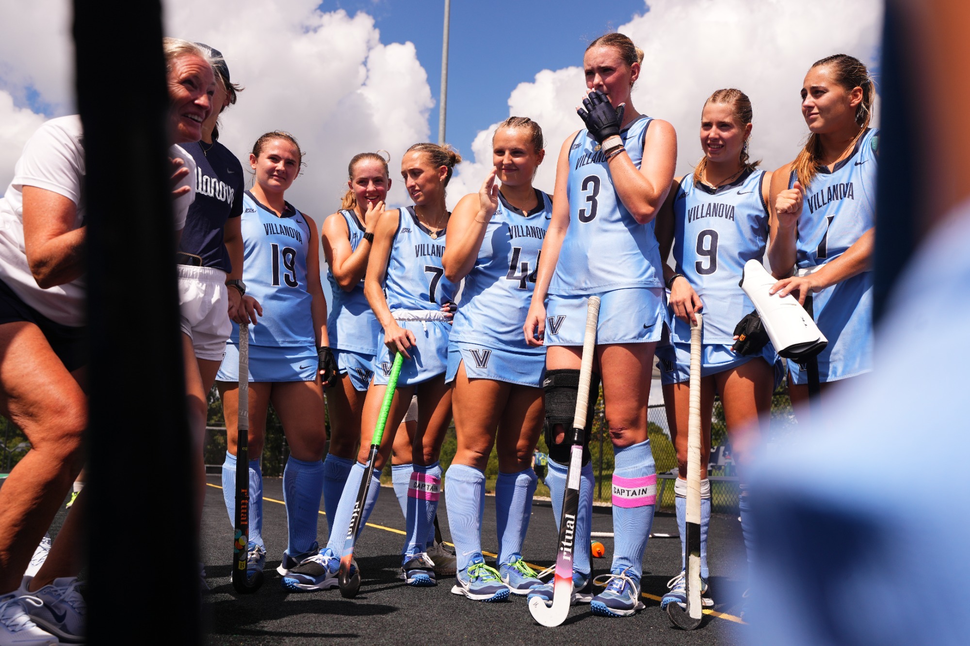Field_Hockey_Coach_Huddle