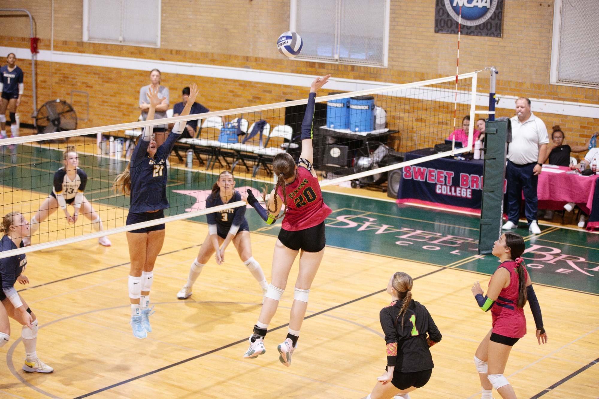 Allie de Moet Action Shots 26/27