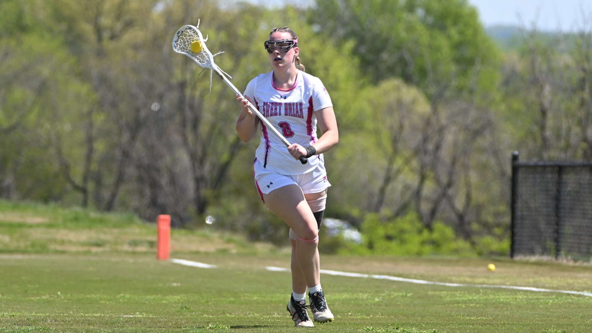 Lyndsay Davis Action Shot 25-26