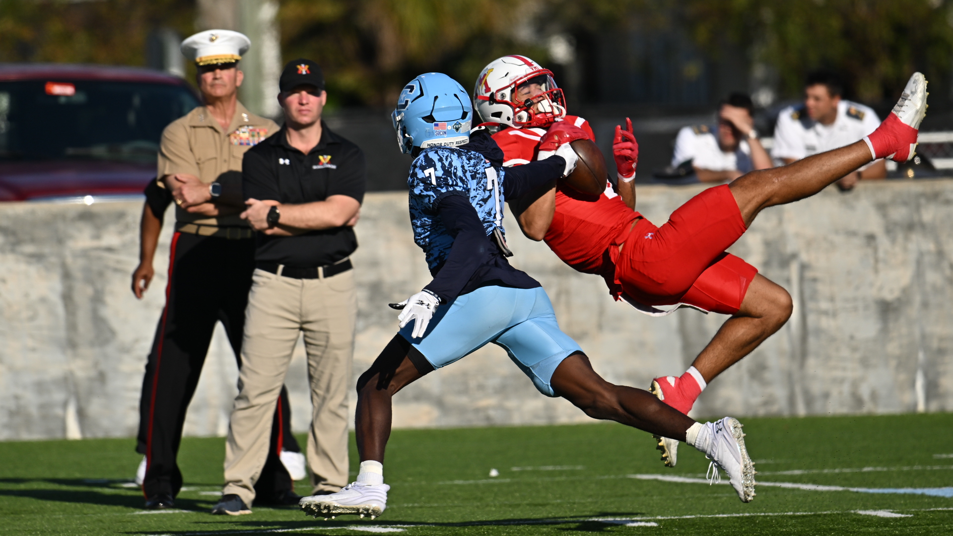 Ayol erkakka sevgilisining spermasini yalashiga ruxsat beradi.