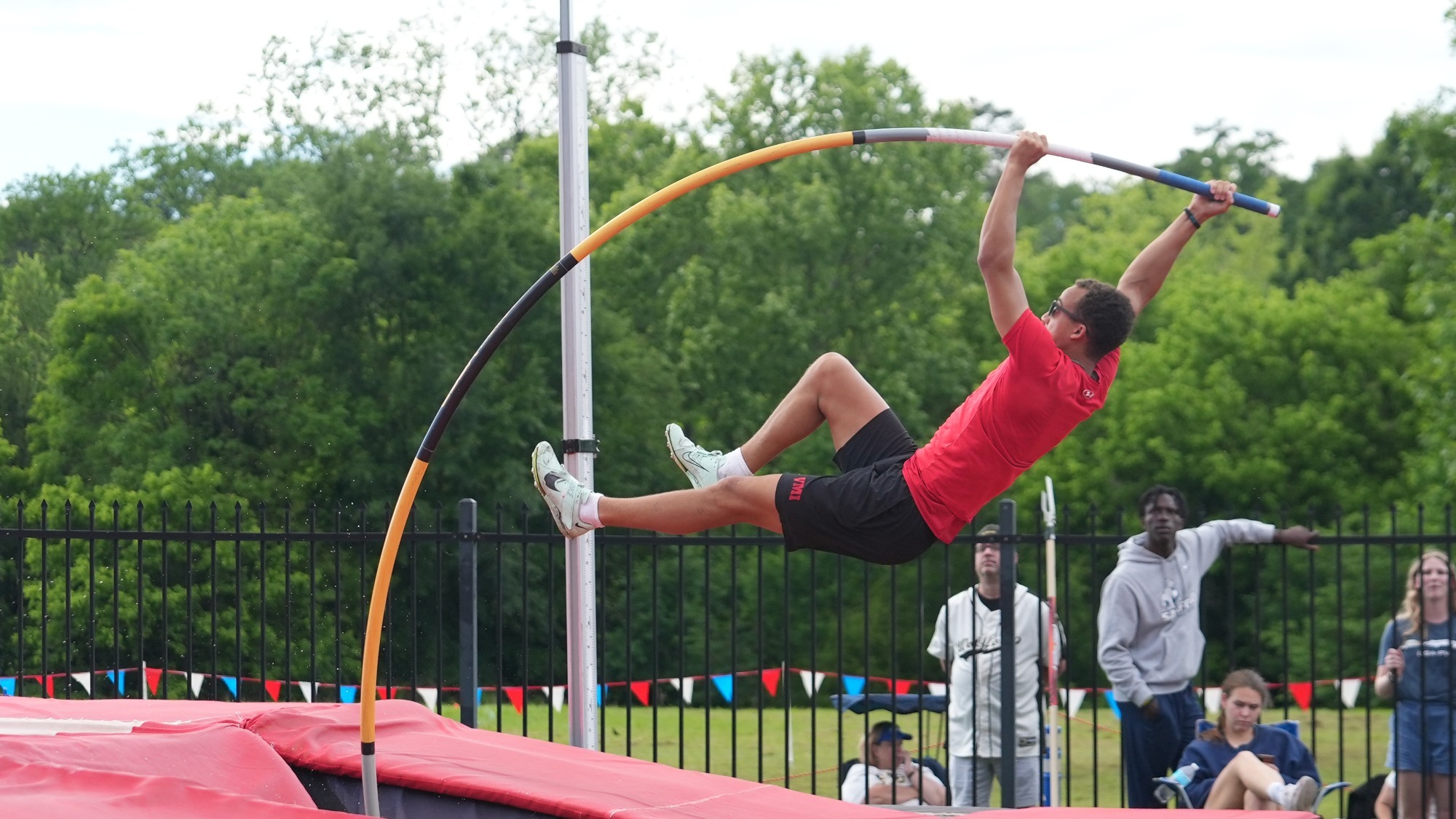 thomas pole vault