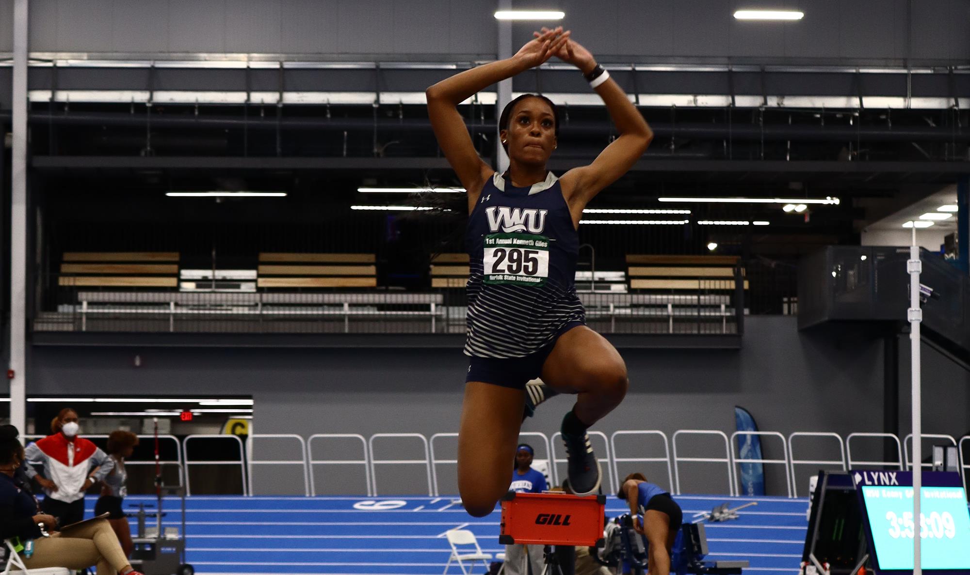 Women's track and field finishes 6th at the 2022 ODAC indoor