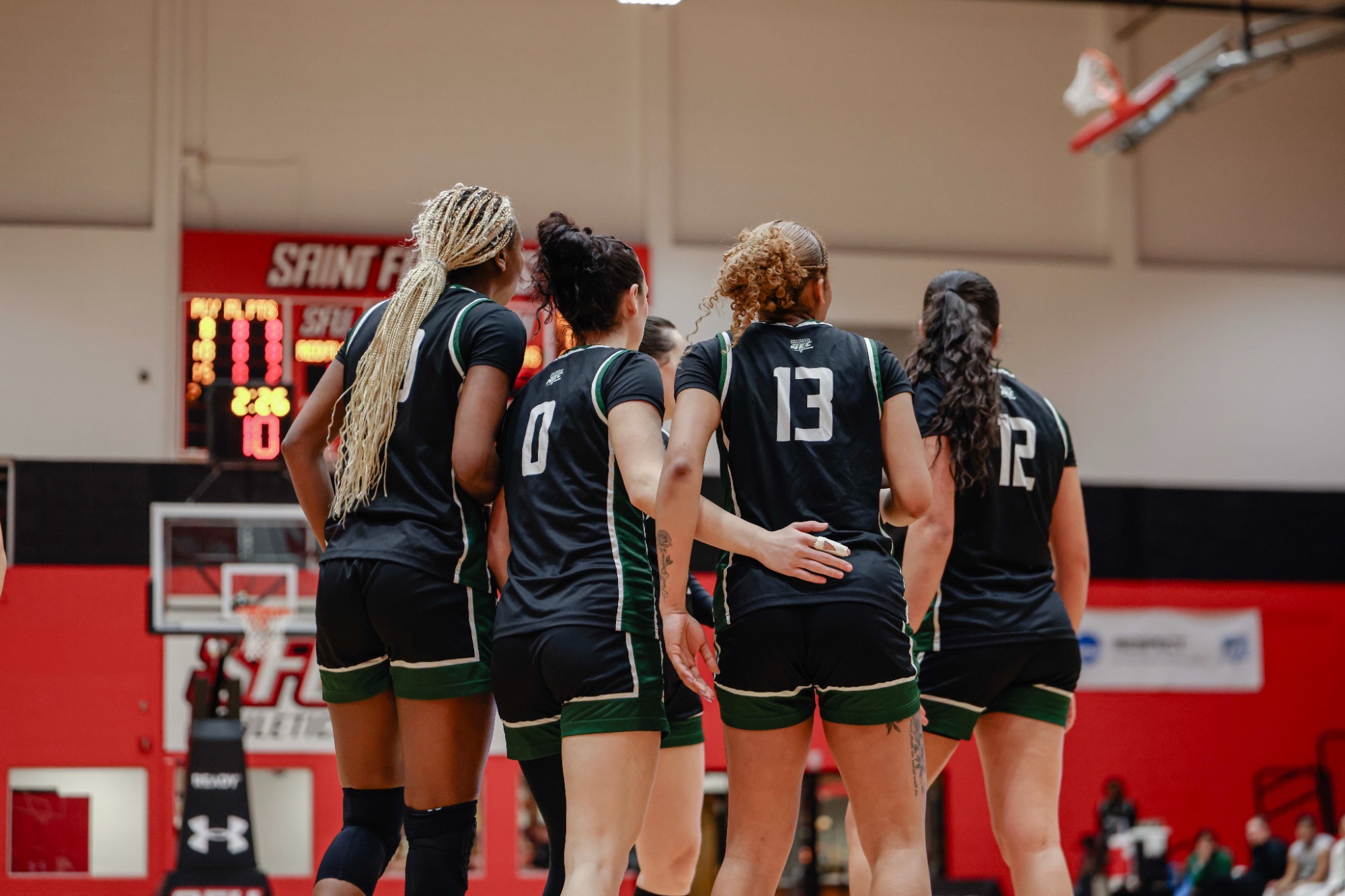 Women's Basketball Huddle - 2025-26