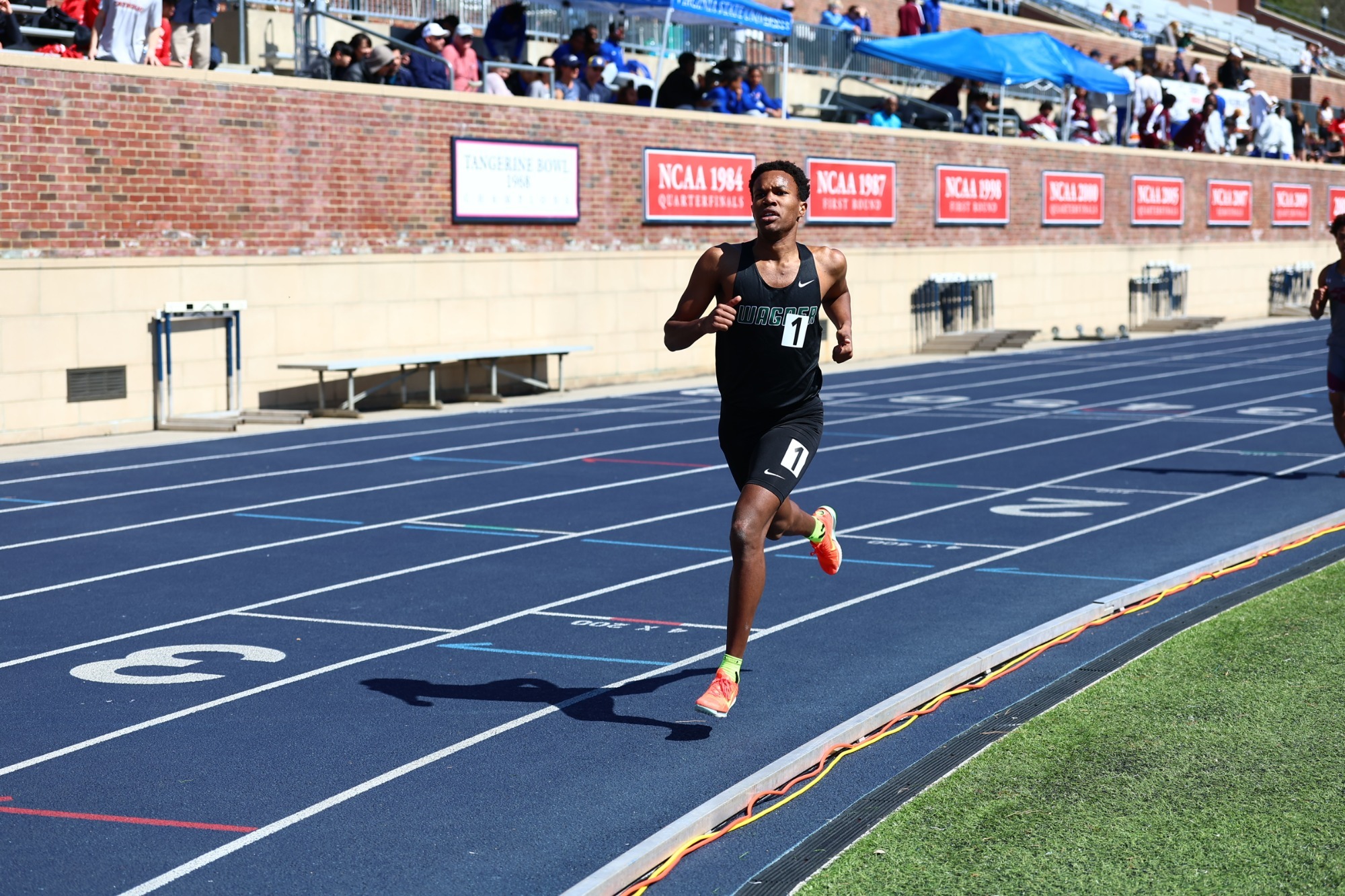 Ignacio San Juan runs at the Fred Hardy Invitational 3/20/26