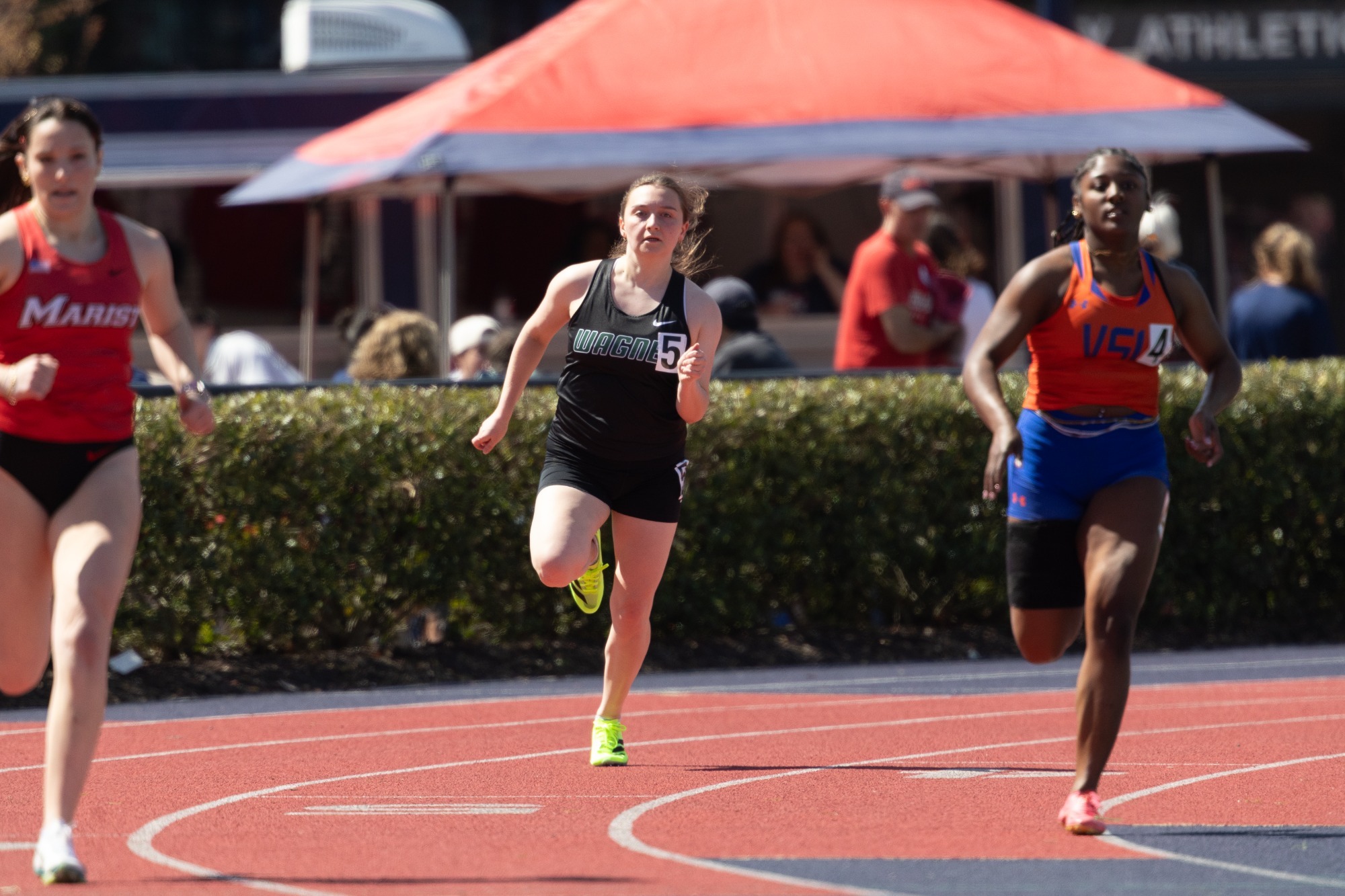 Peyton Miller runs at the 2026 Fred Hardy Invitational 