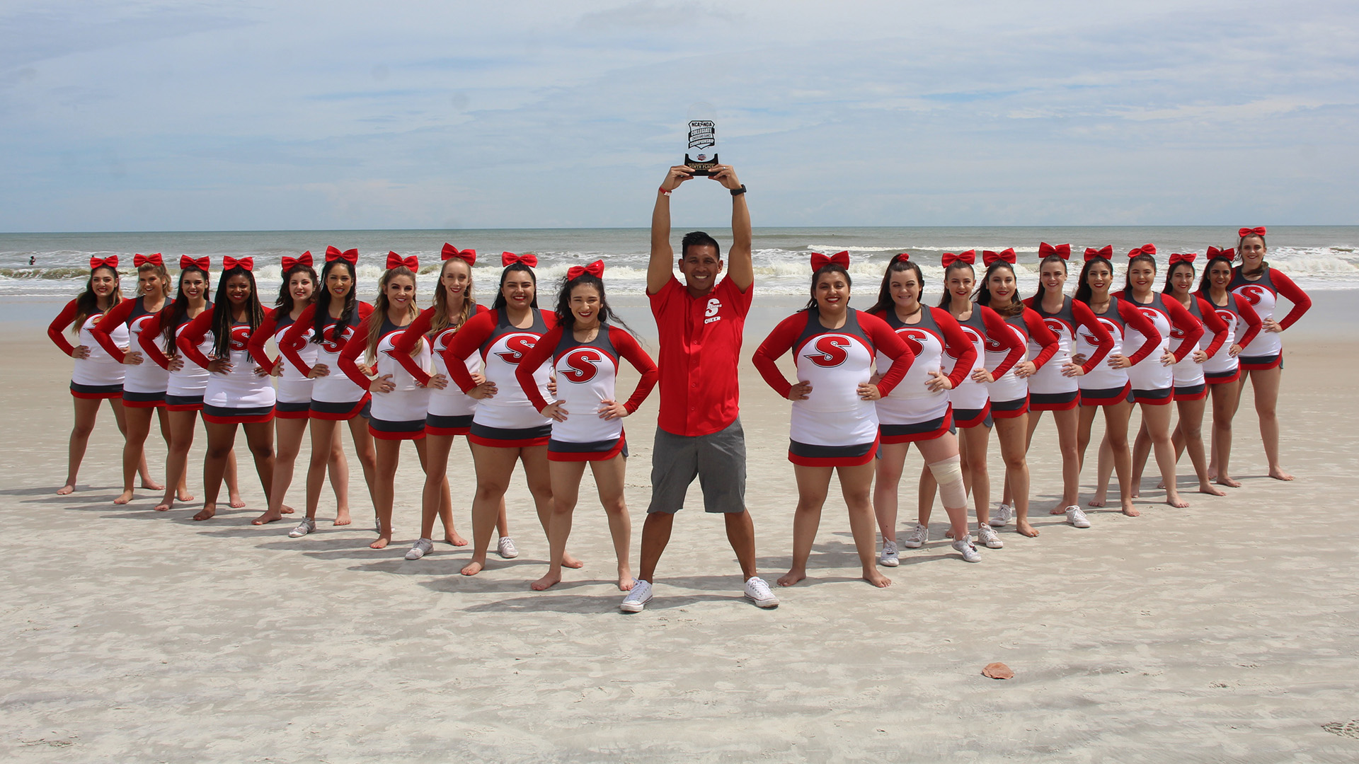 Stan State cheer Beach tropy