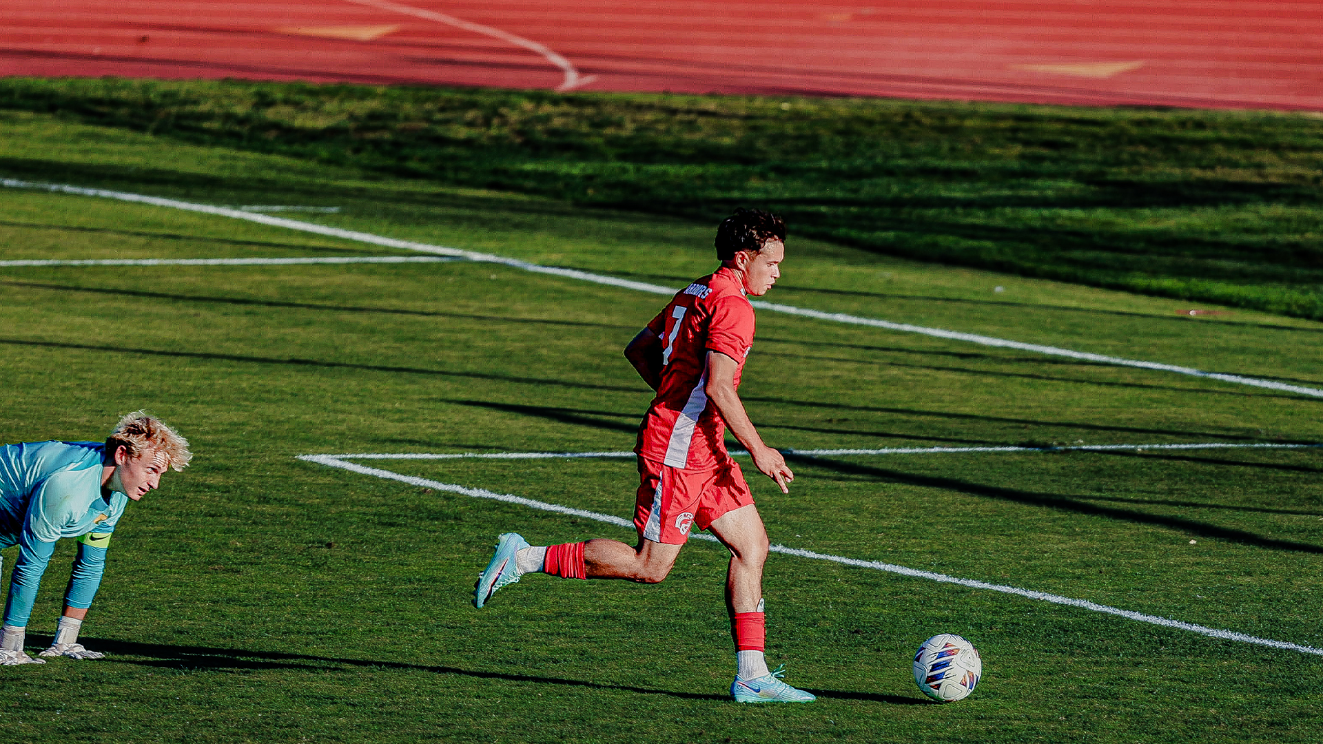 action shot of Alfredo Figueroa