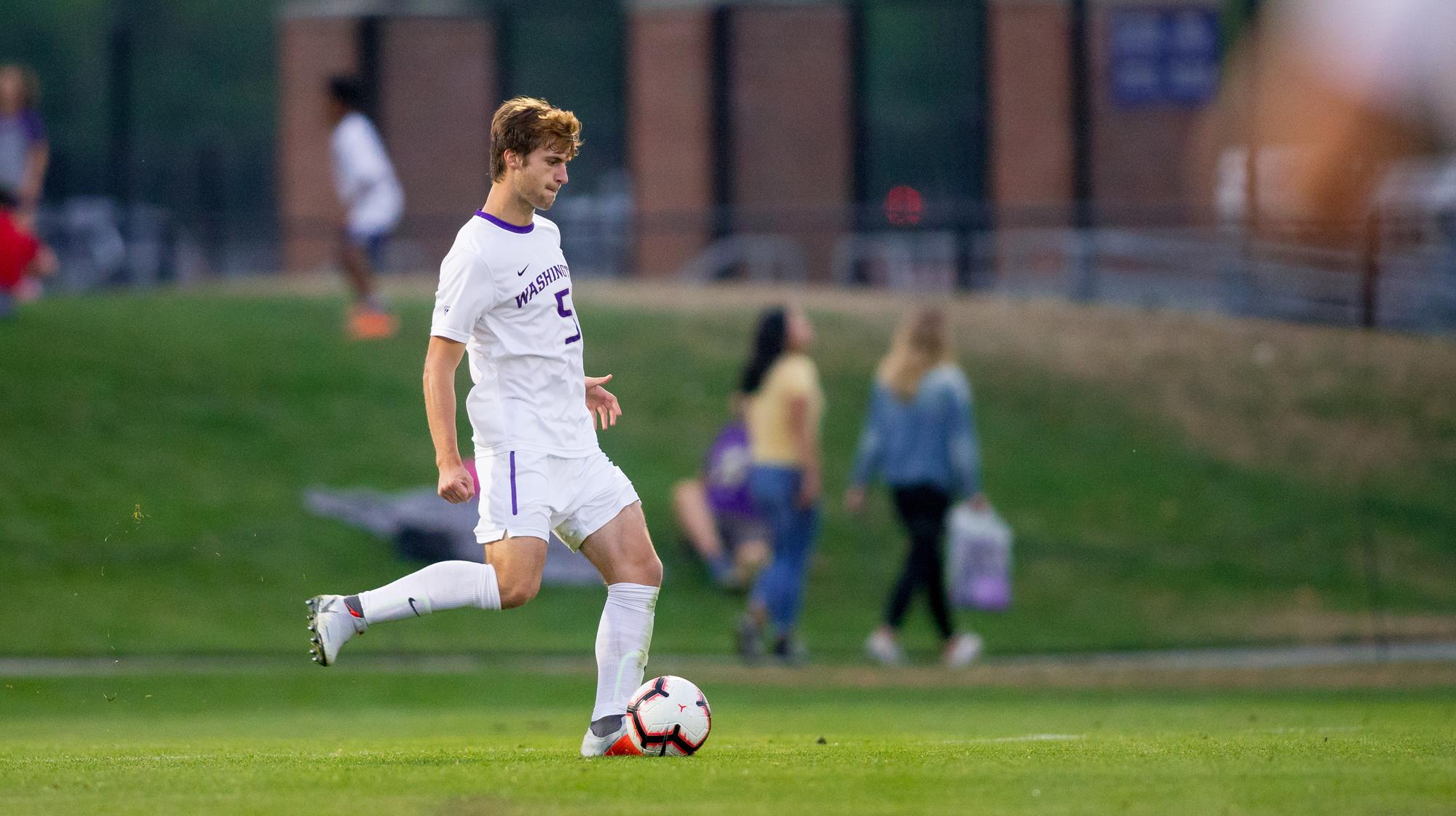 Ethan Bartlow Men's Soccer University of Washington Athletics