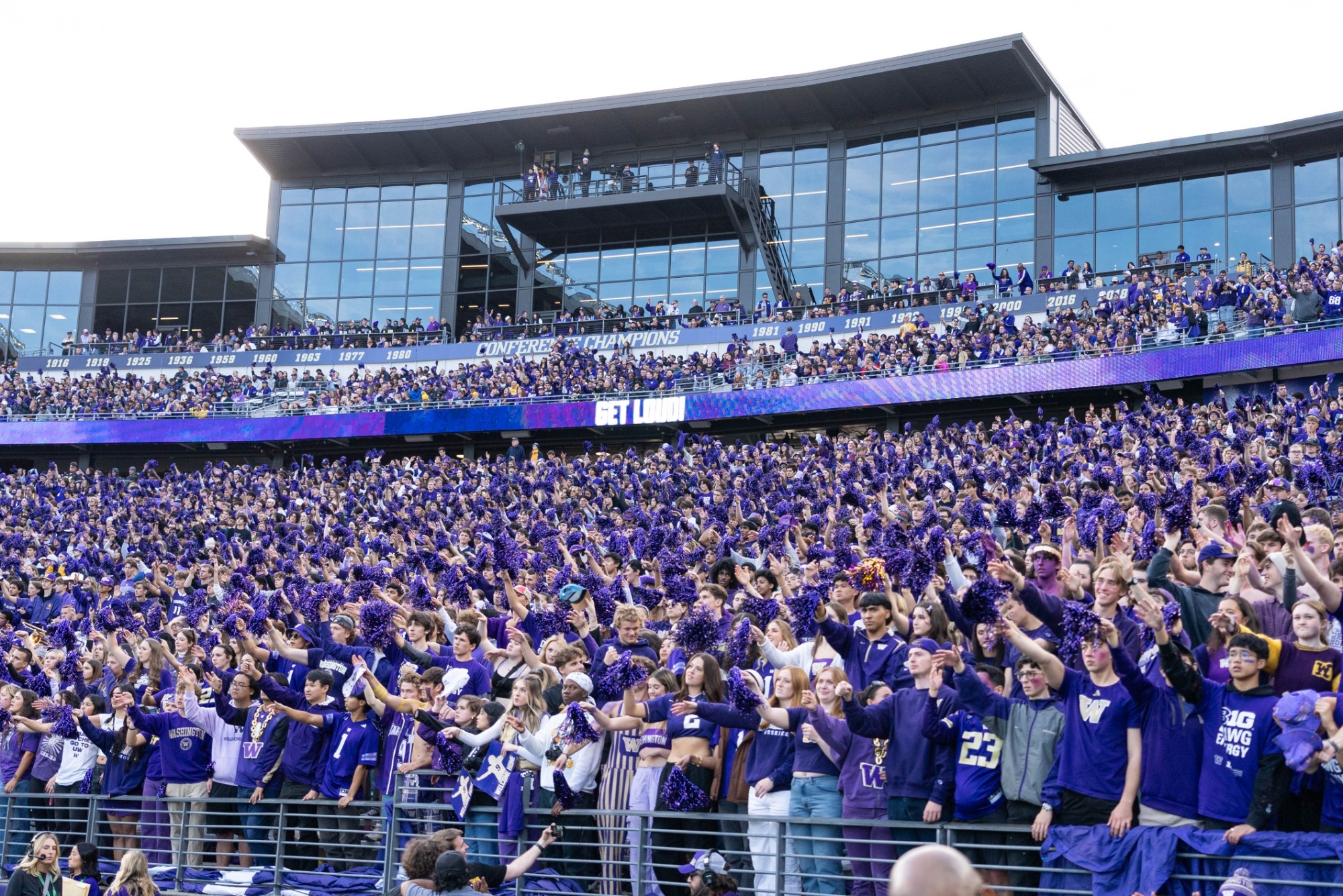 Husky Stadium crowd