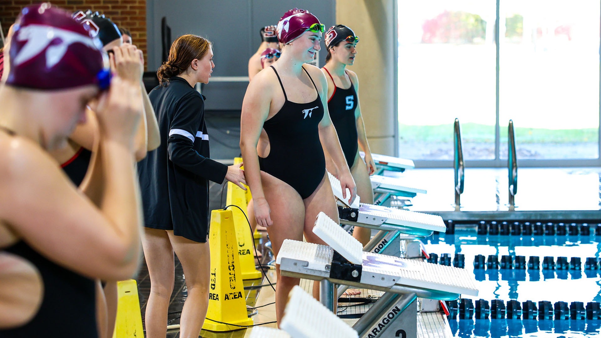 banker_26_act1_wswim