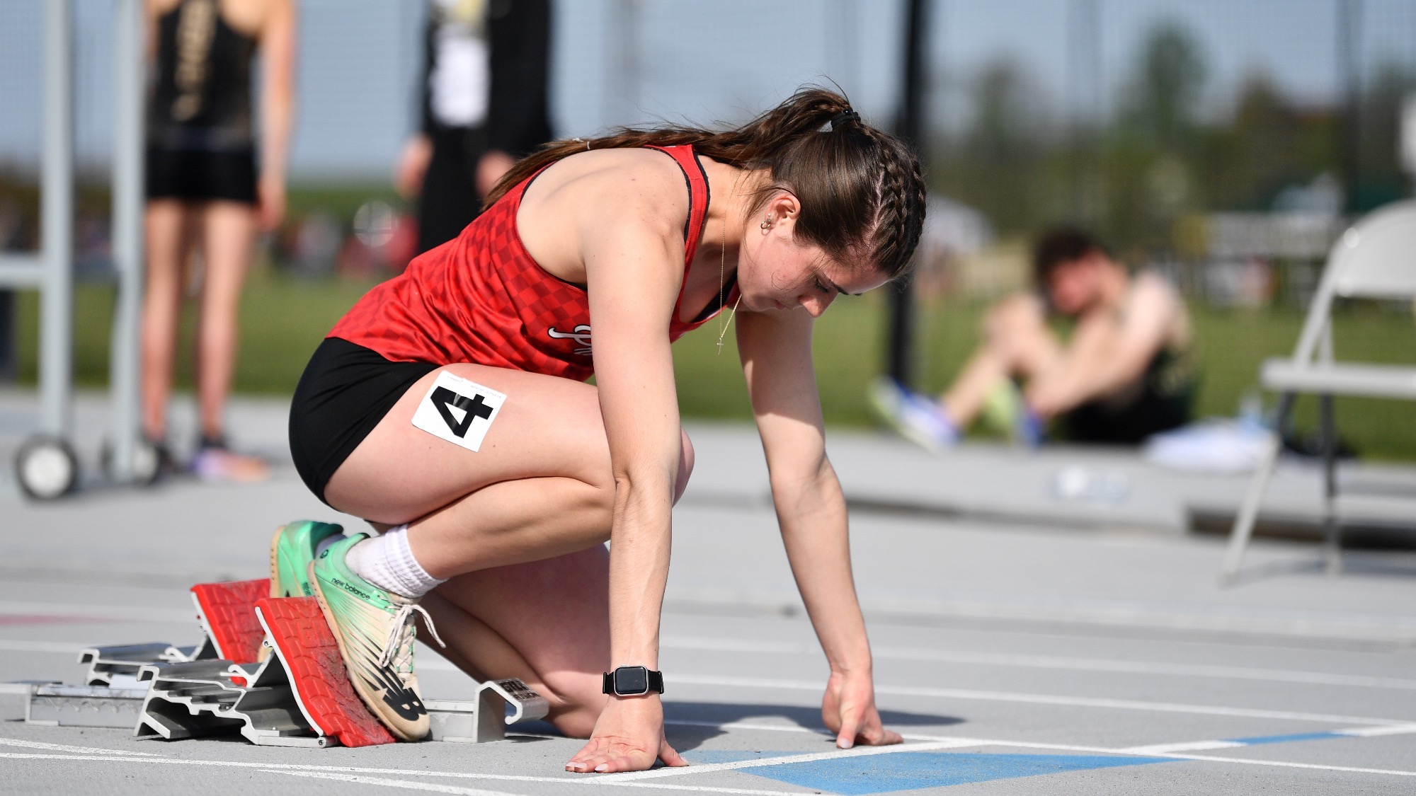 Jadyn Hartner readies for competition at the 2024 PAC Outdoor Championships