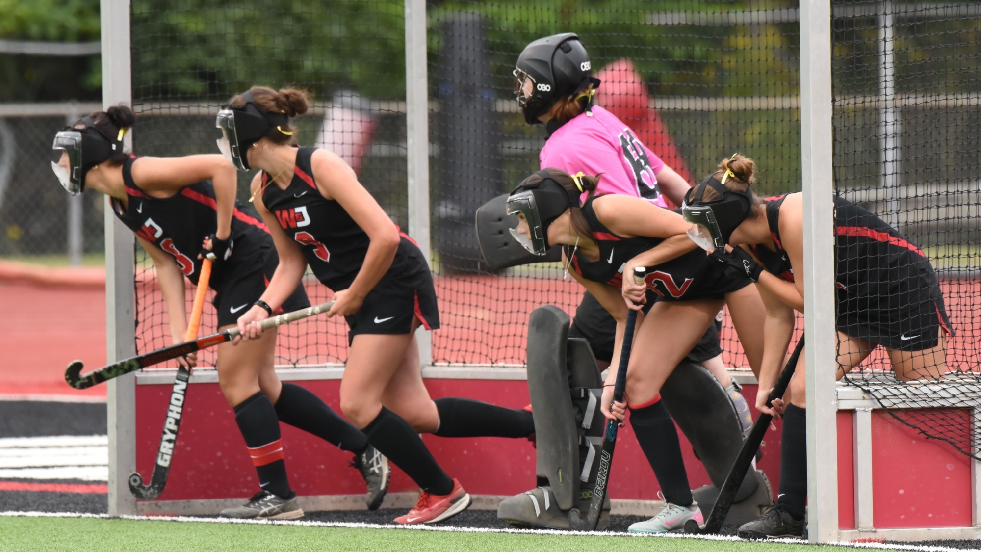 W&J readies for a penalty corner in a 2025 game versus Concordia 