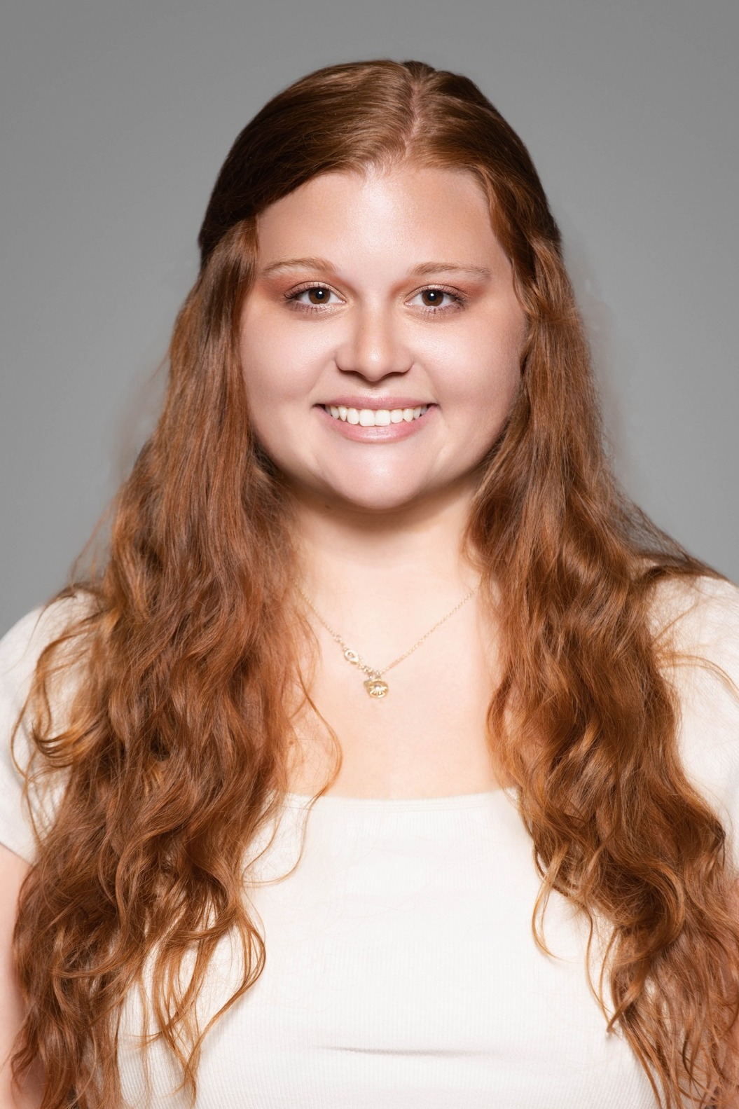 Darian Transue 2025 Headshot Non-W&J Background