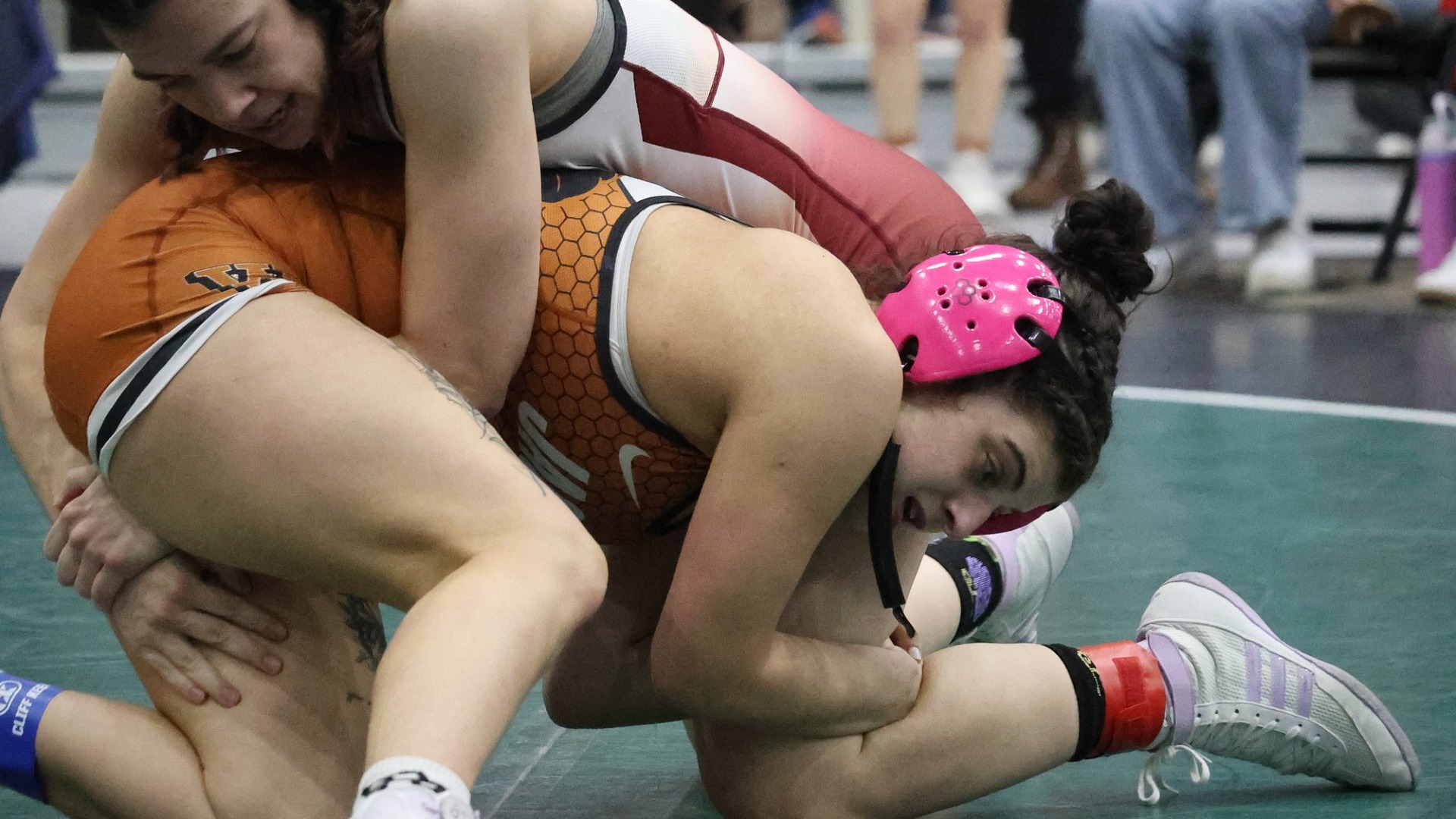 0220 Wwrestling release pic