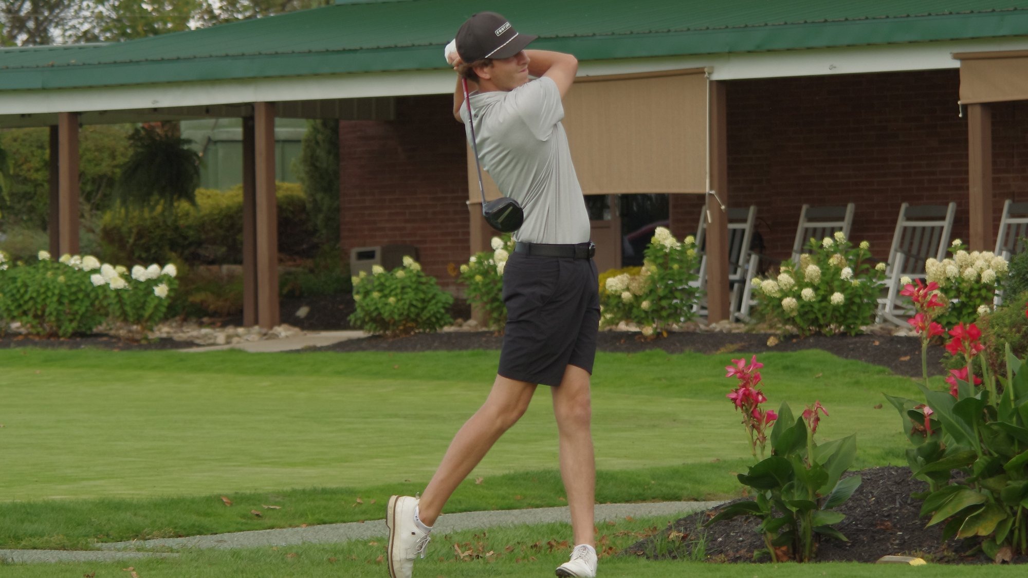 Alan Tarolli tees off