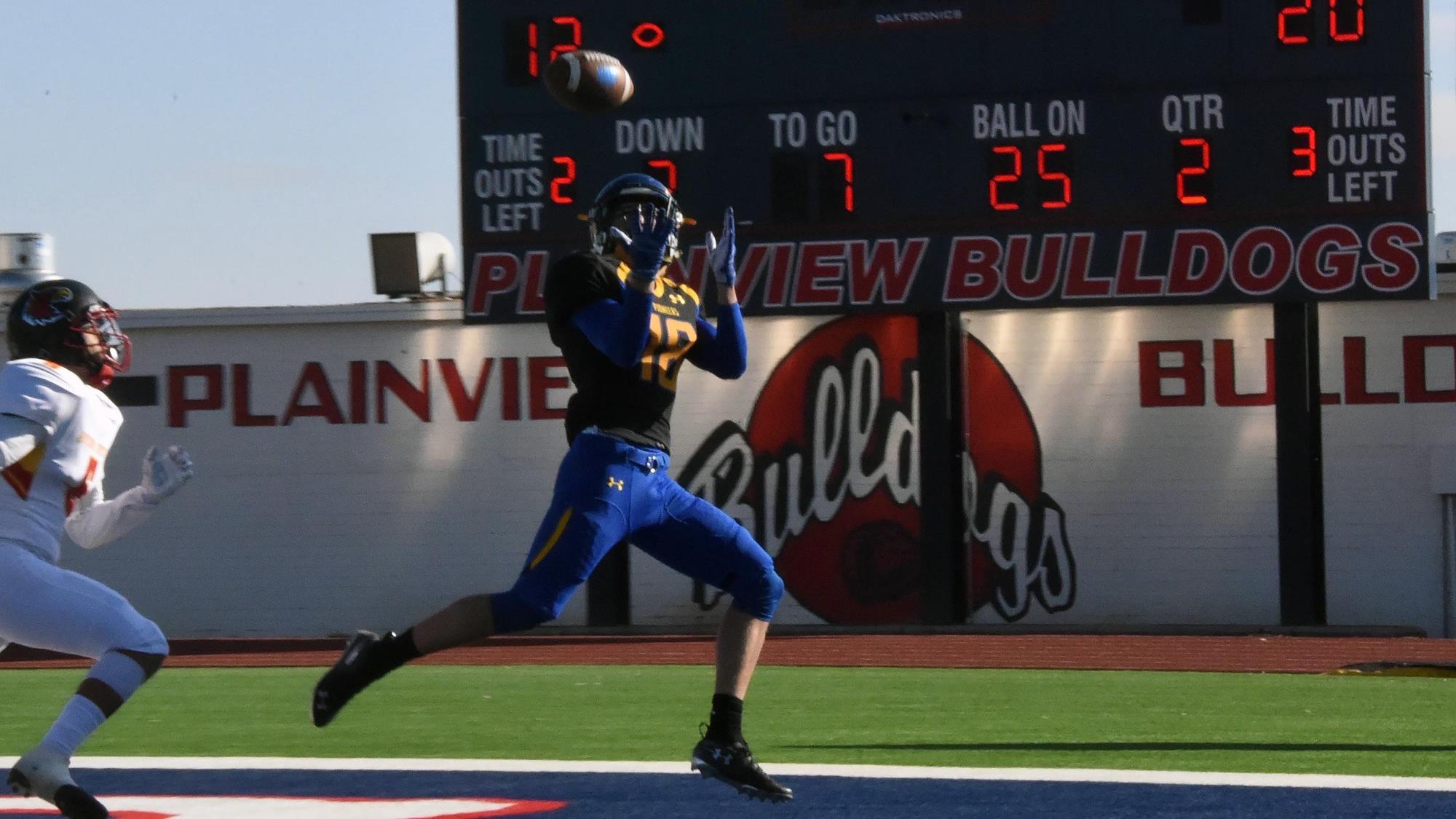 Football drops finale by slimmest of margins Wayland Baptist