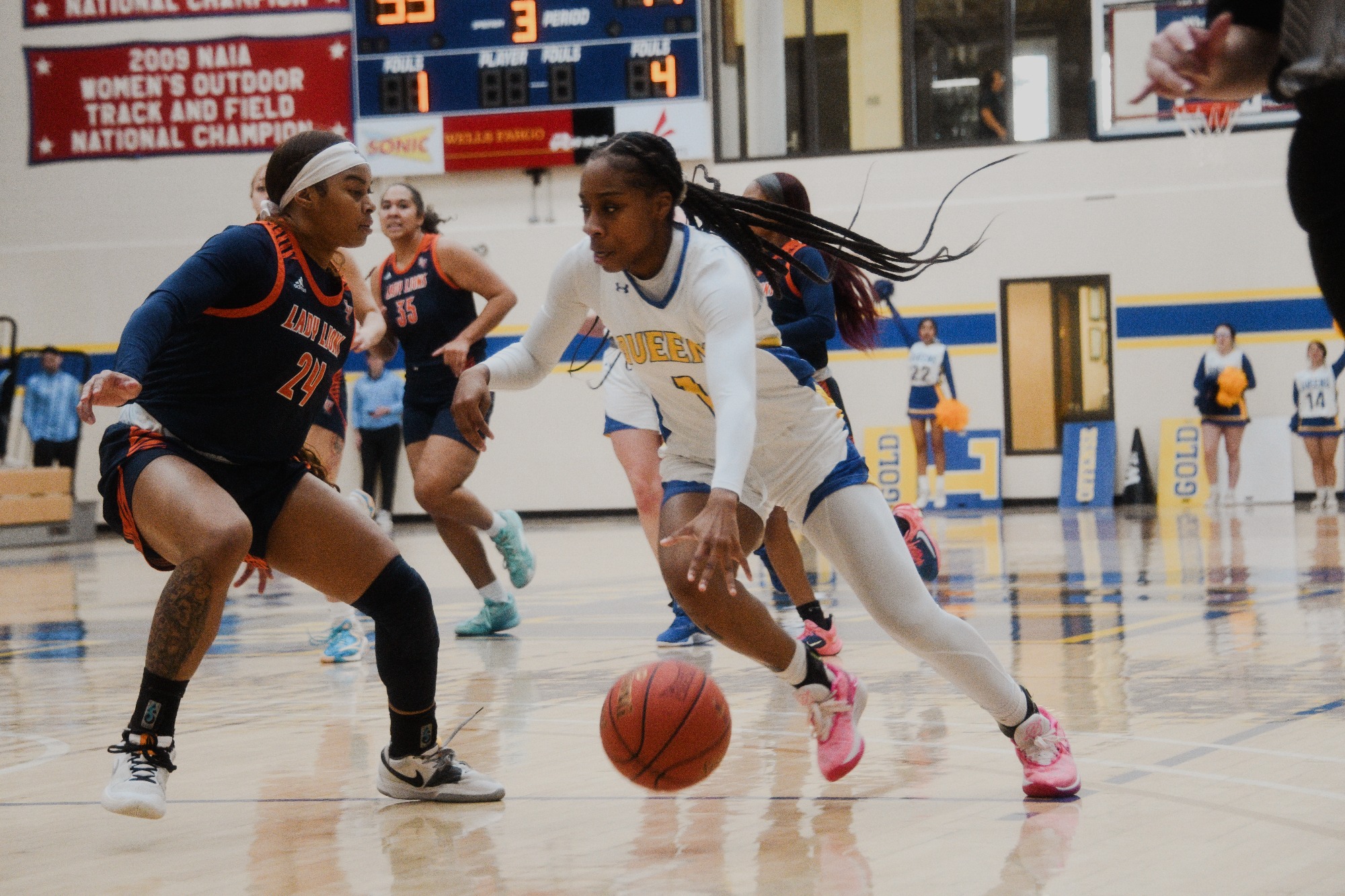Flying Queens Dominate Texas Wesleyan to Move into 2nd Place in SAC